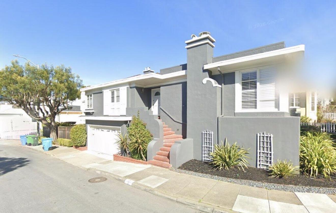 2 Lyndhurst DR