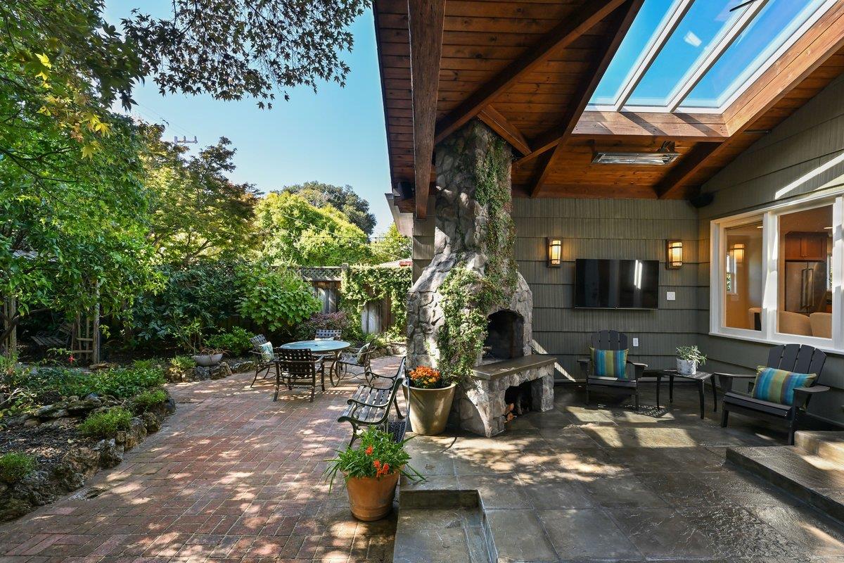 151 Louise LN