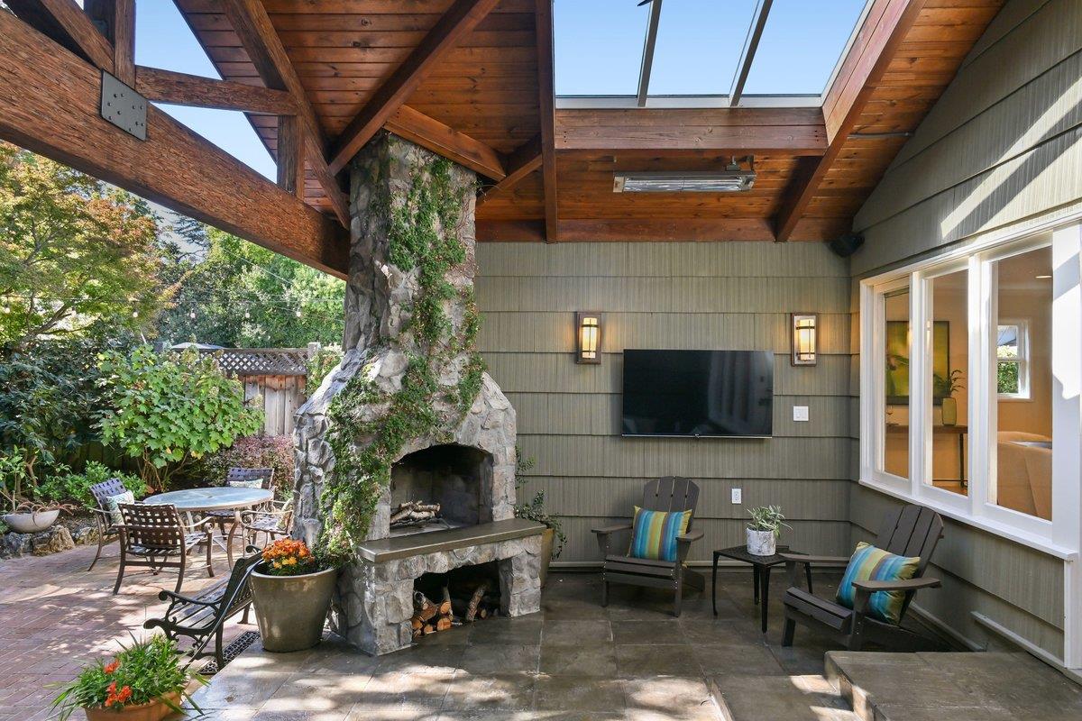 151 Louise LN