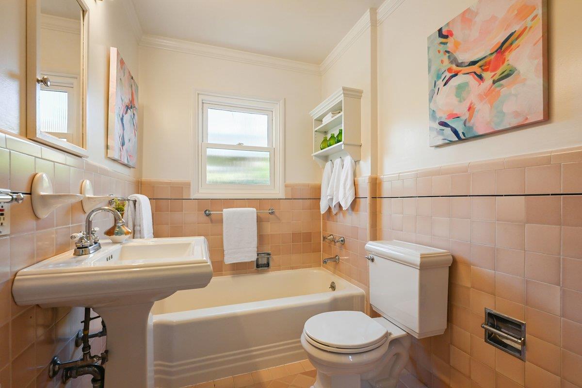 151 Louise LN