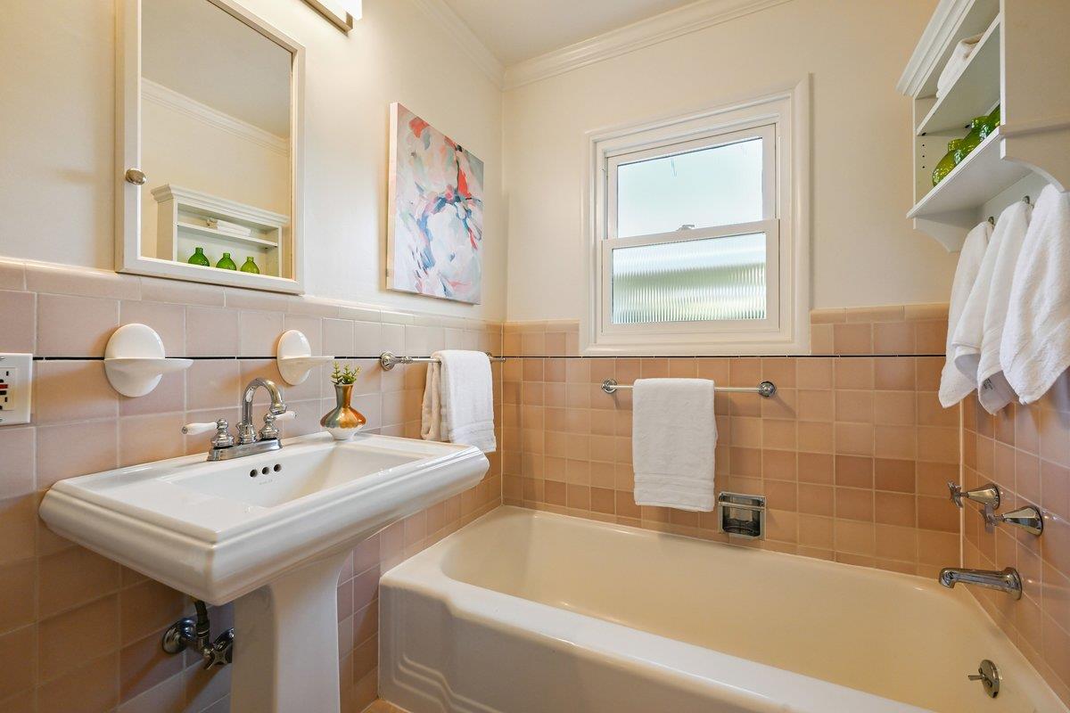 151 Louise LN
