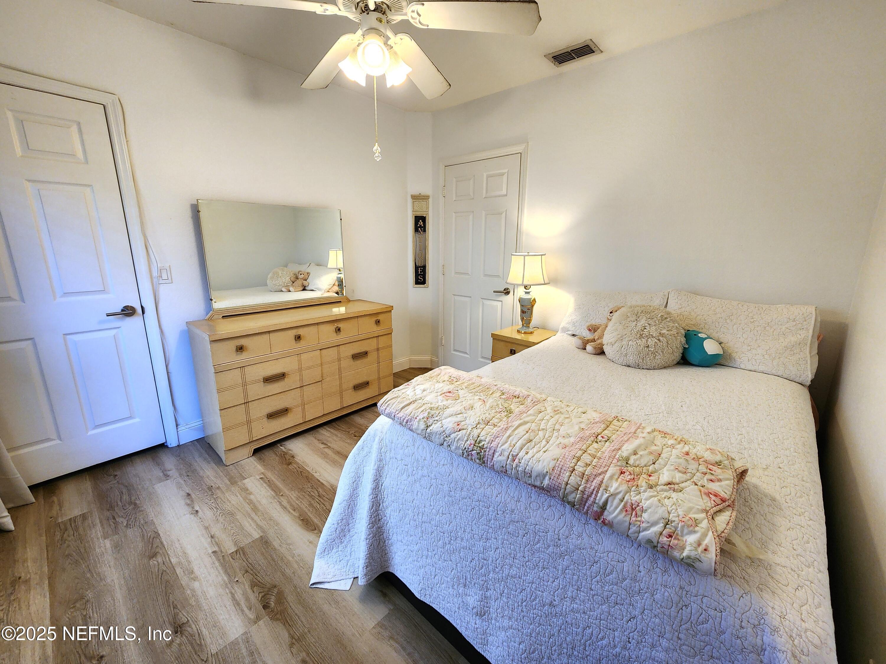 1800 THE GREENS Way 1004