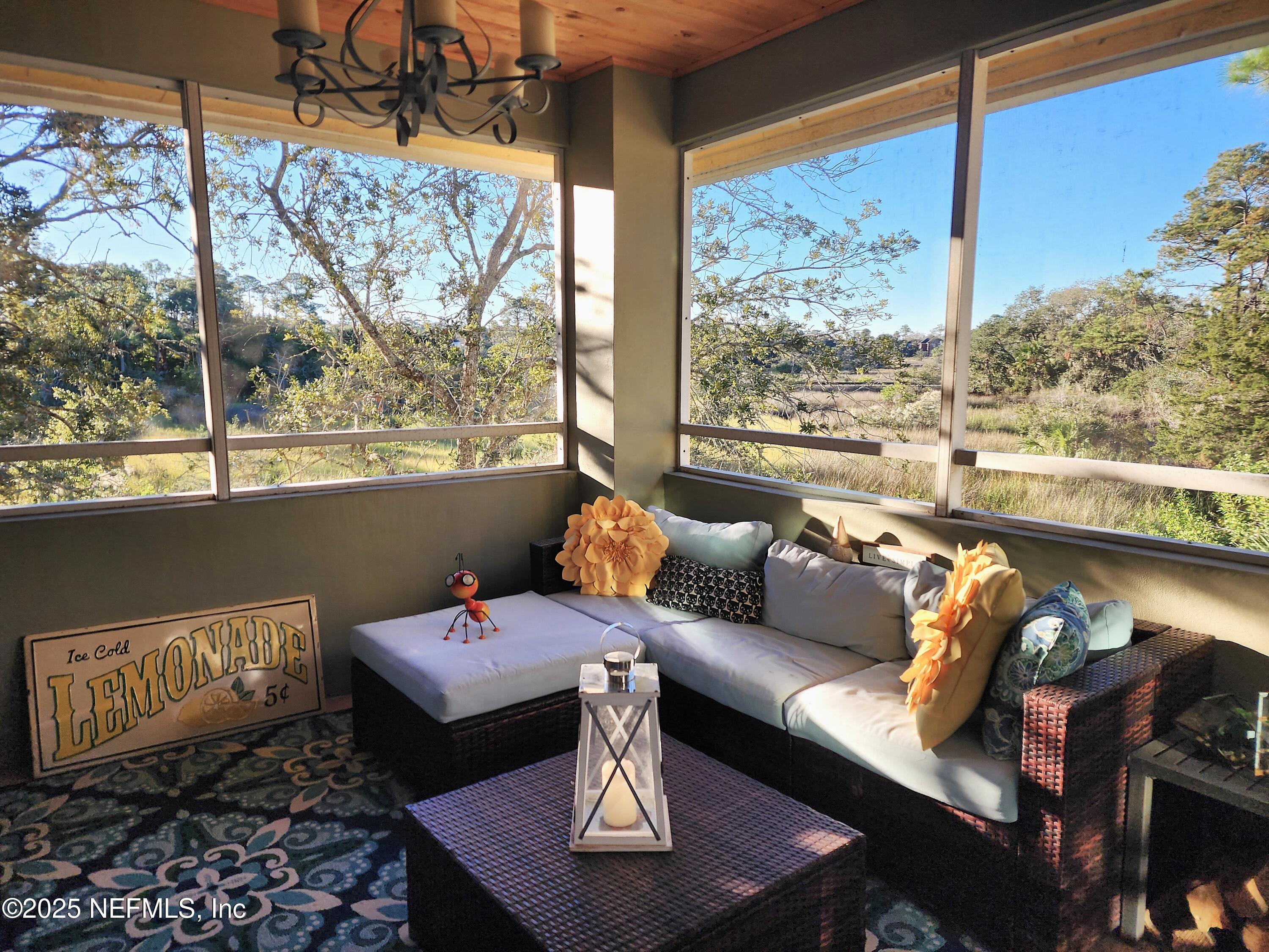 1800 THE GREENS Way 1004