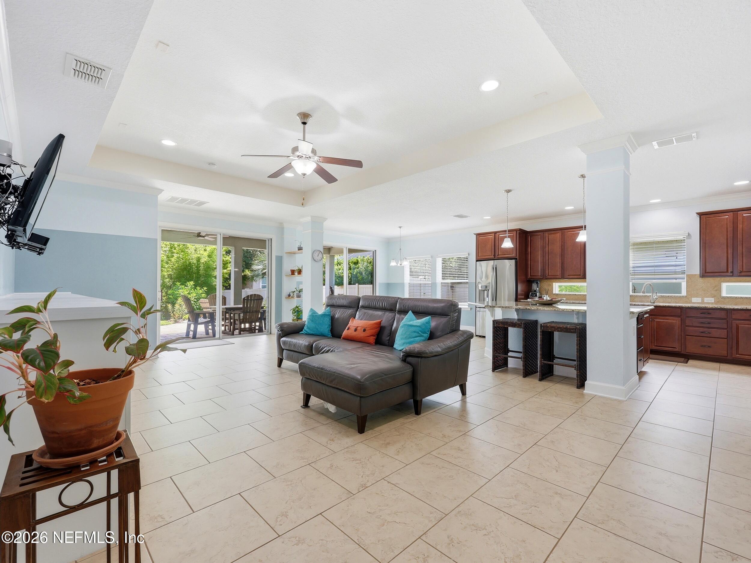 3619 CROSSVIEW Drive