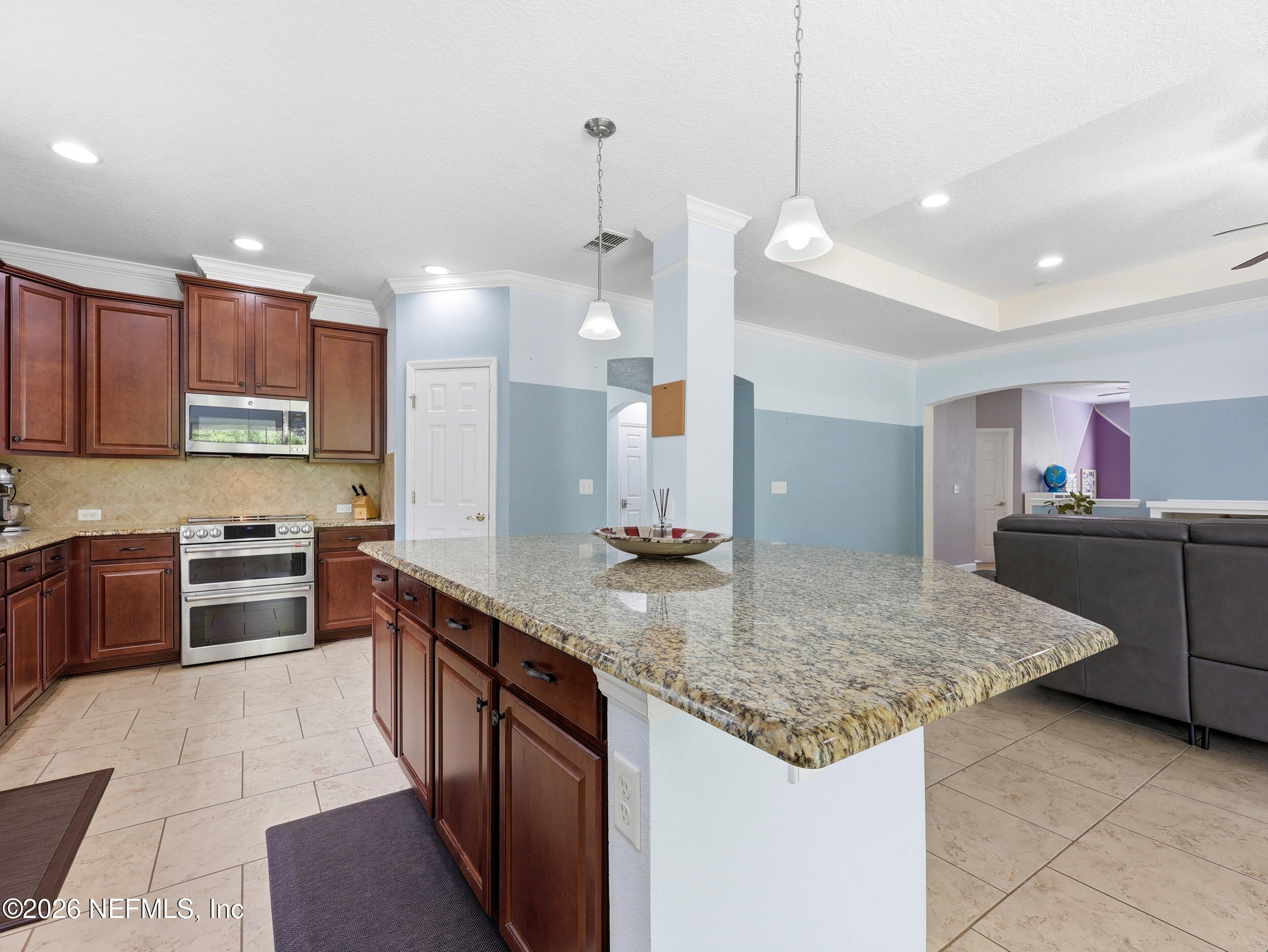 3619 CROSSVIEW Drive