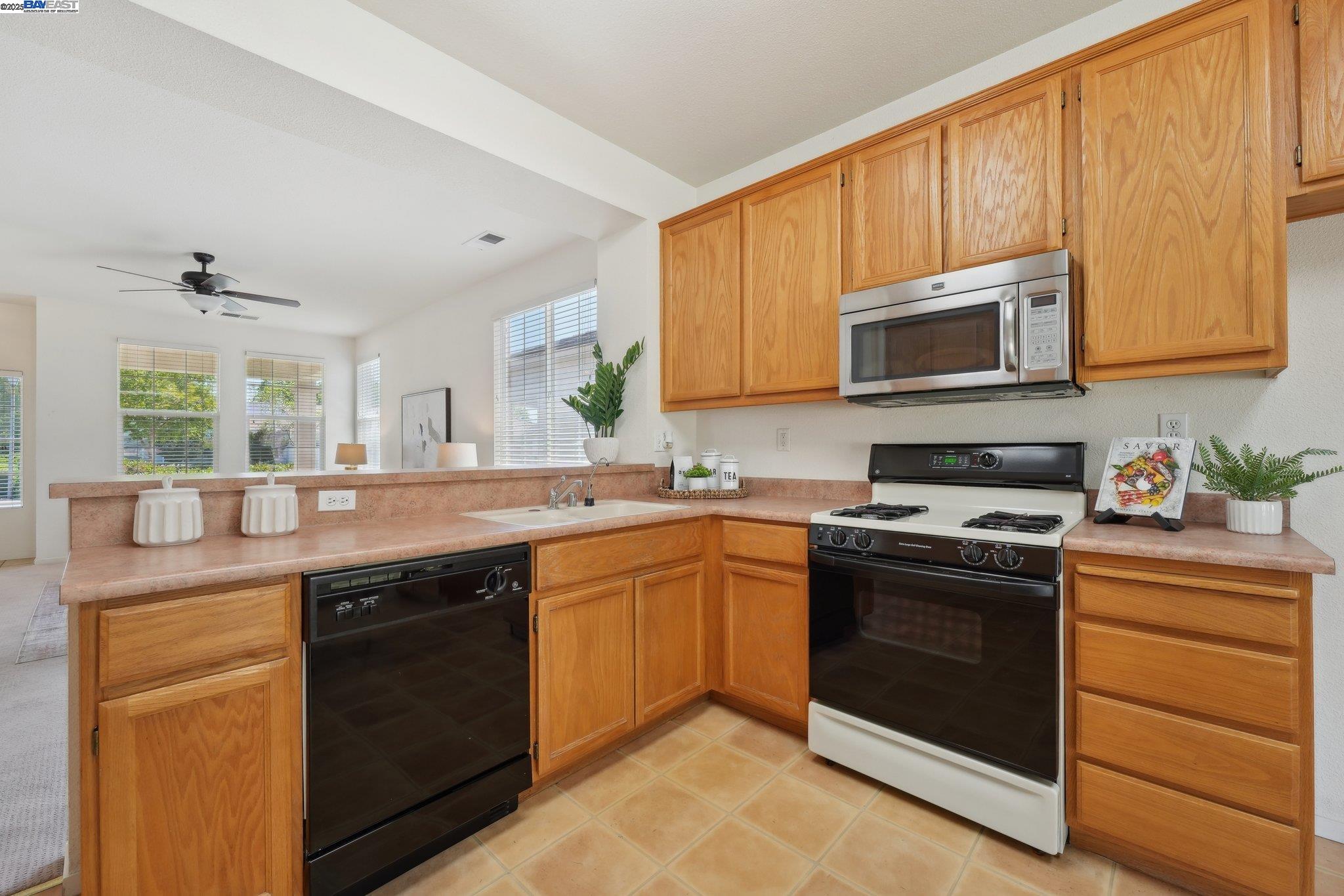 491 Central Park Pl