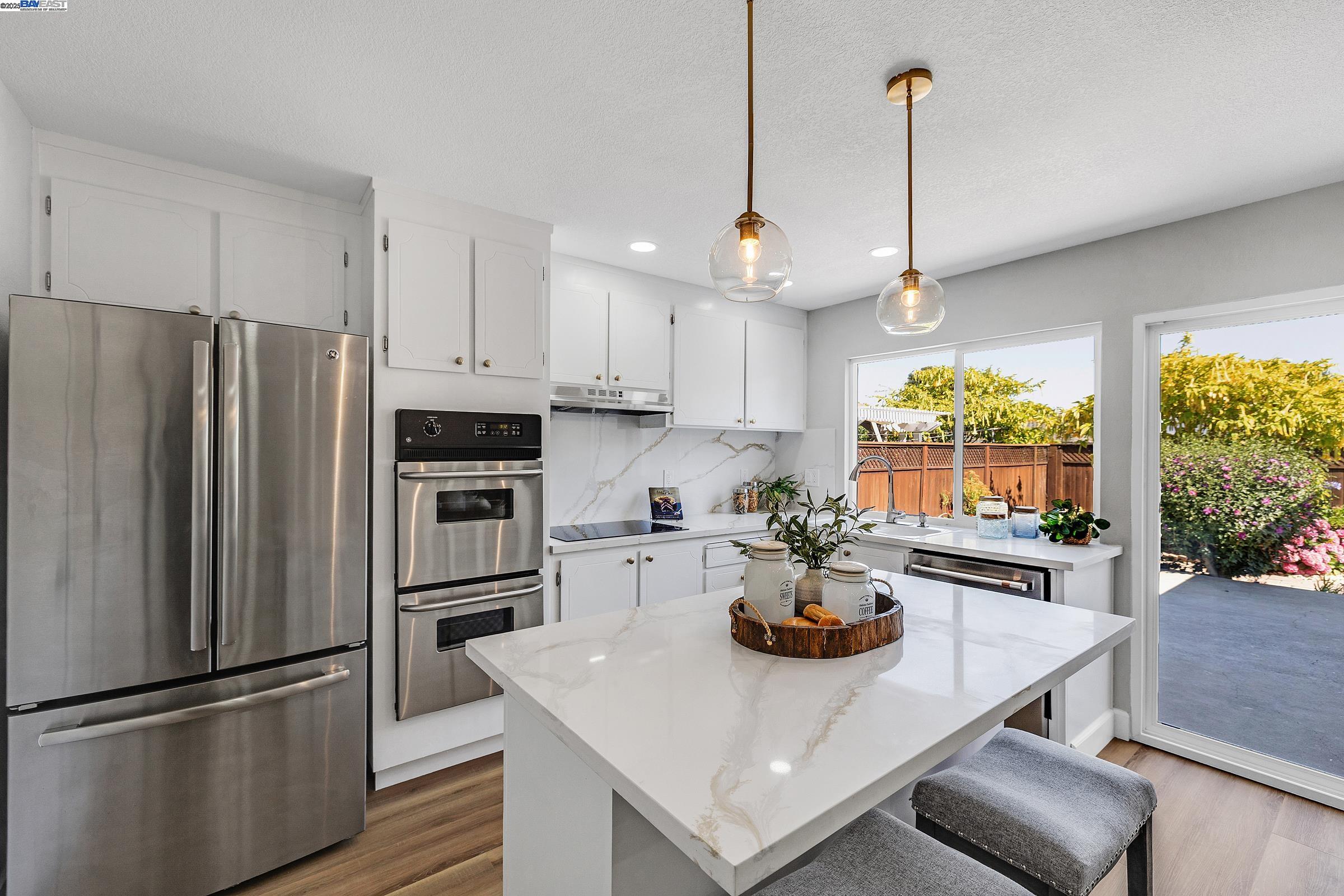 1942 Sherman Dr