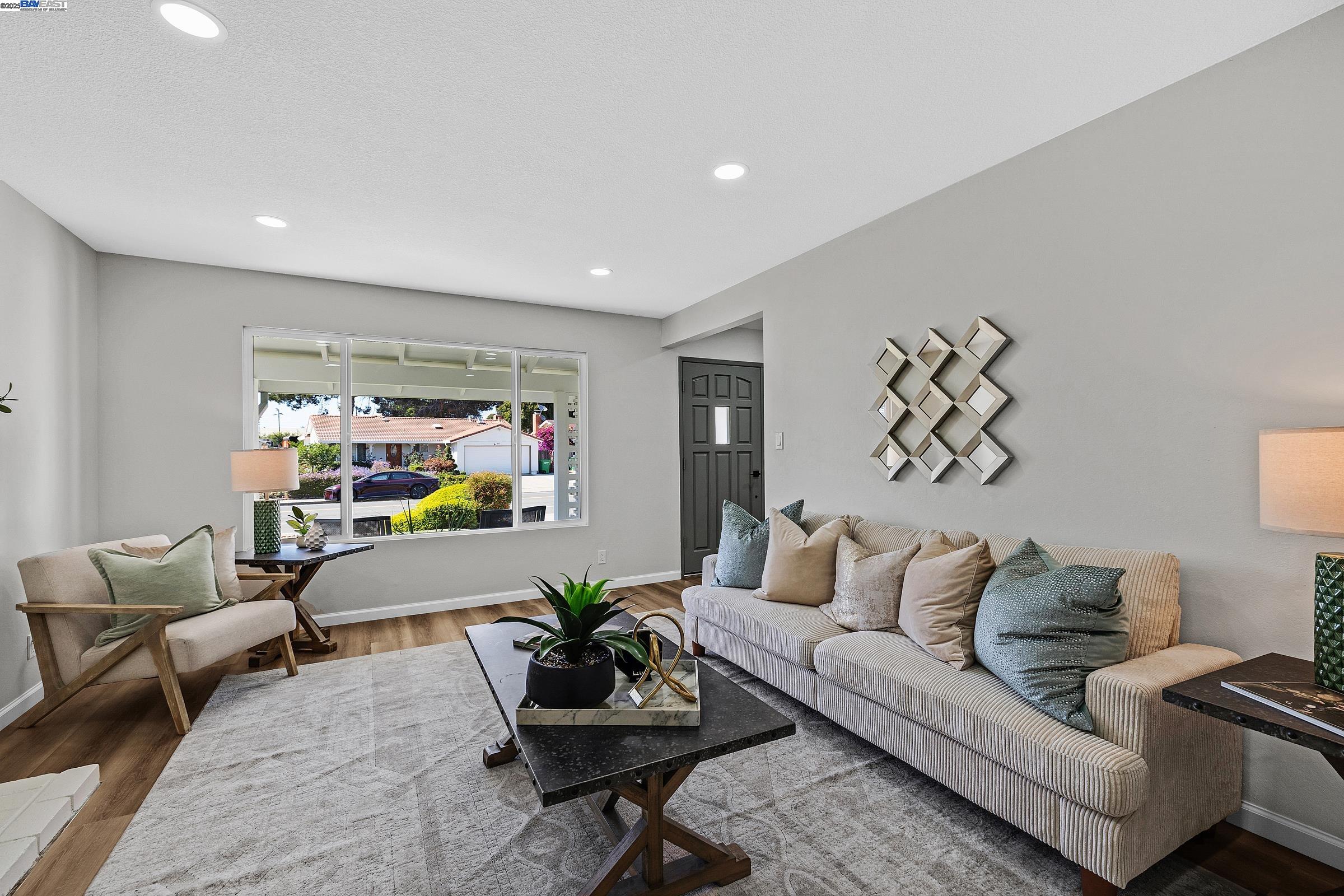 1942 Sherman Dr