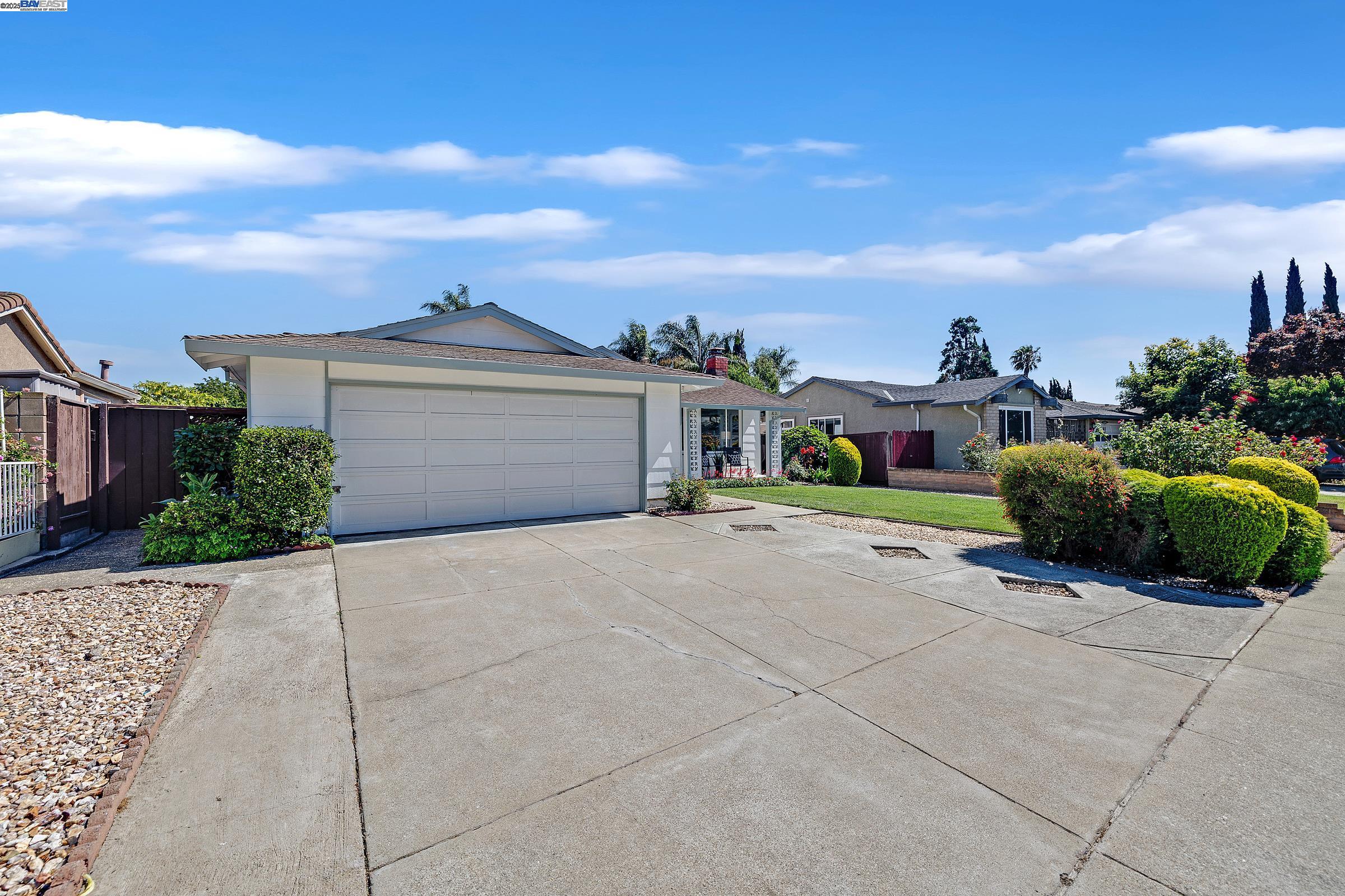 1942 Sherman Dr