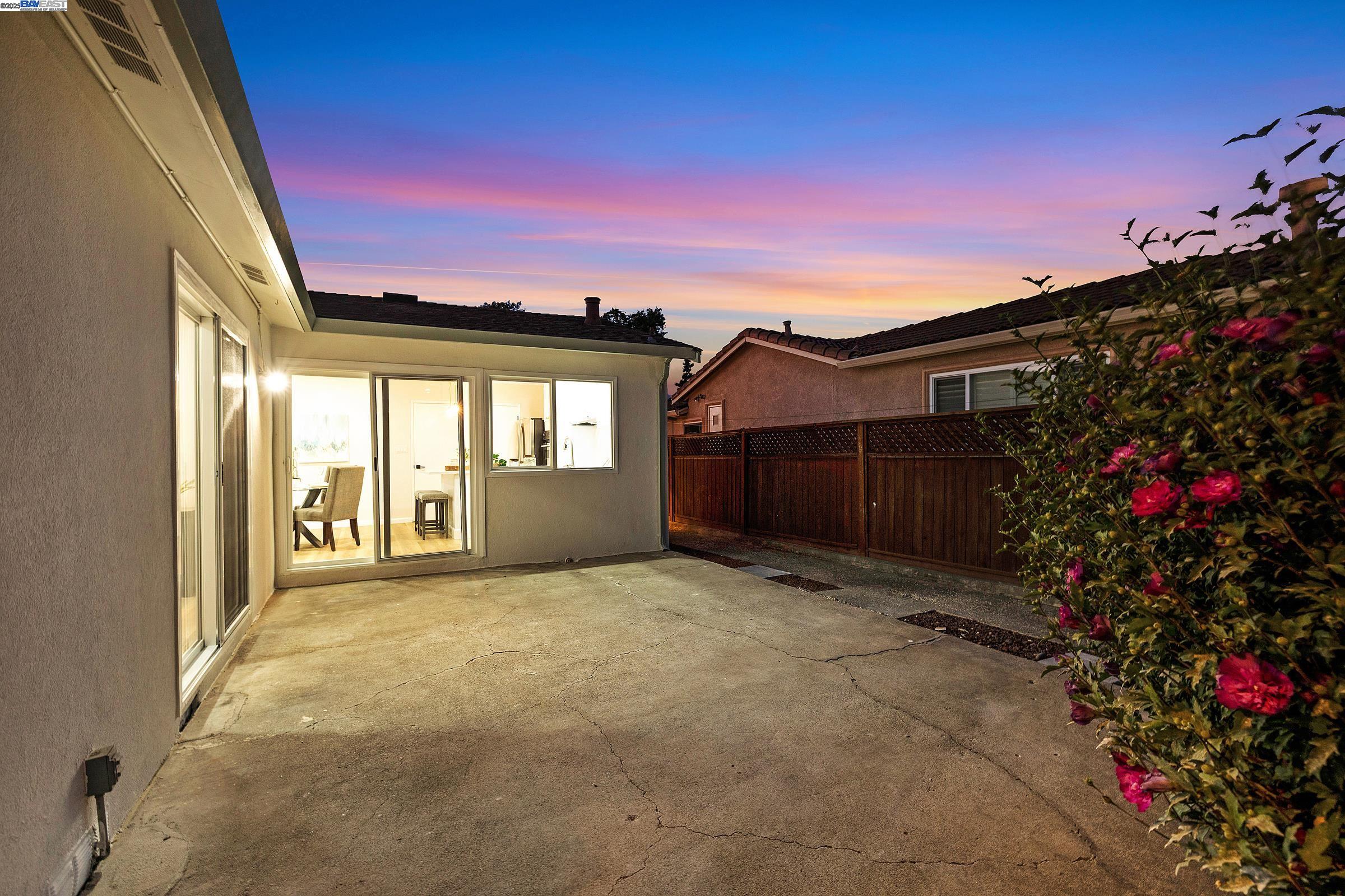 1942 Sherman Dr