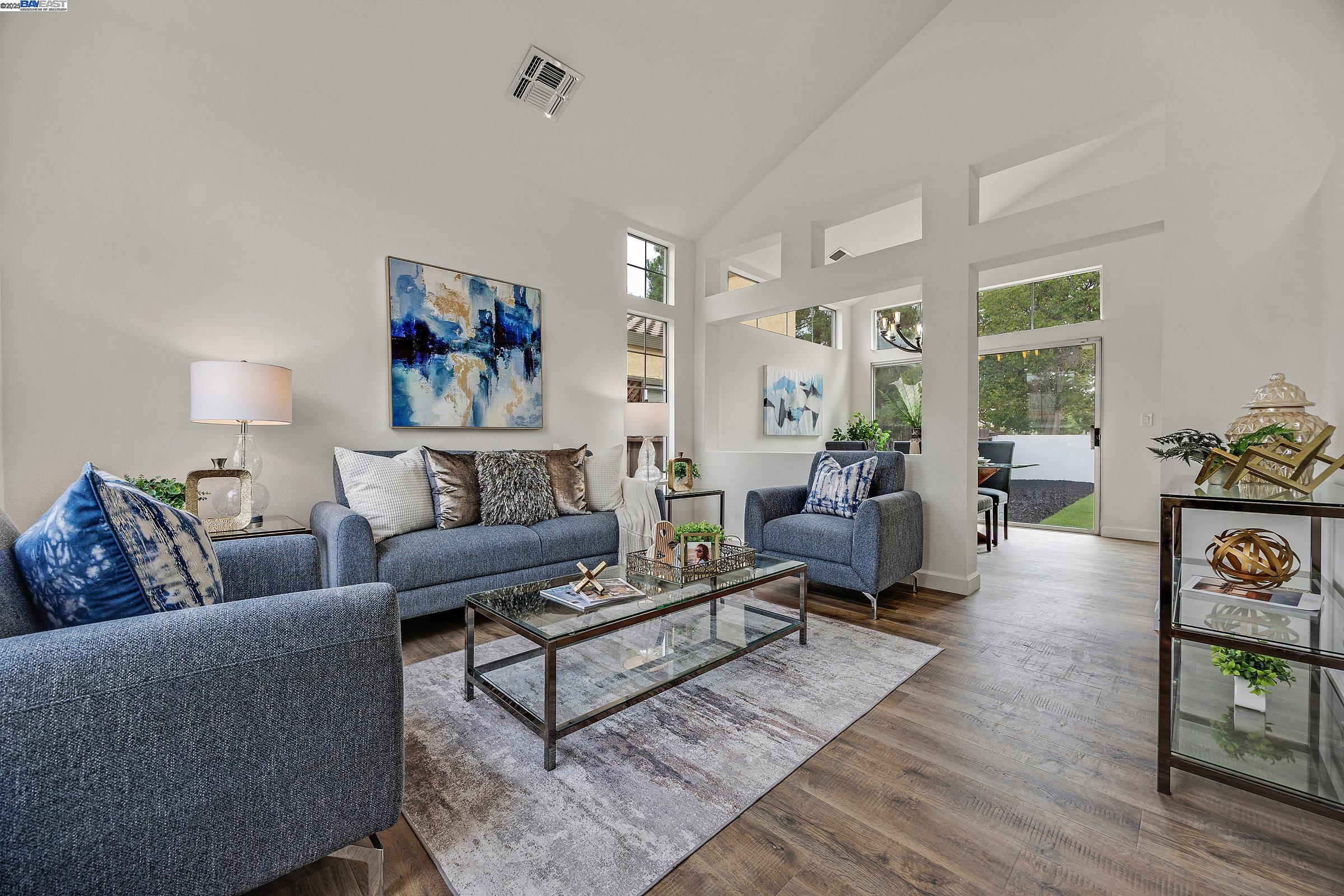 4923 Bridle Way