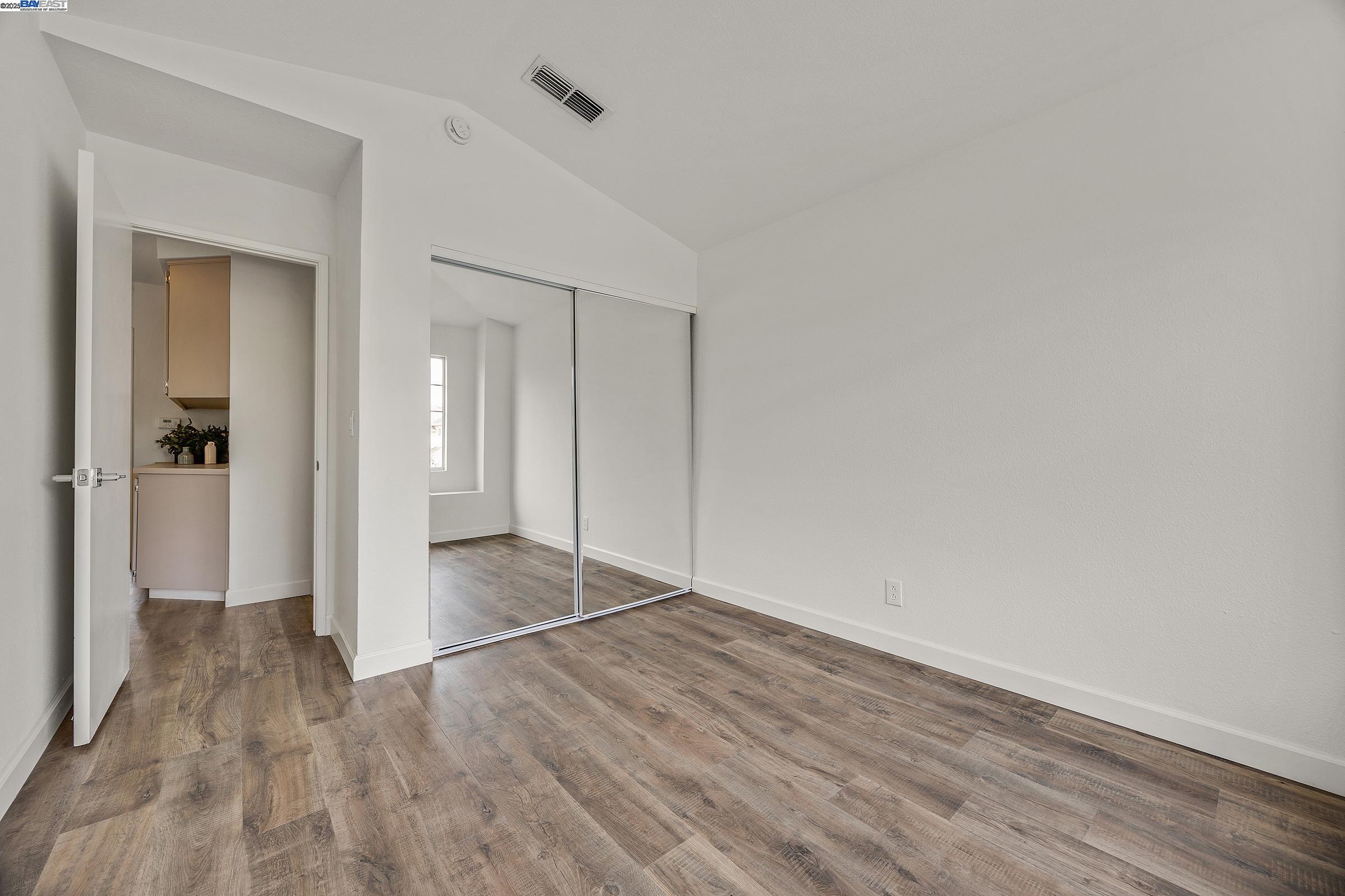 4923 Bridle Way