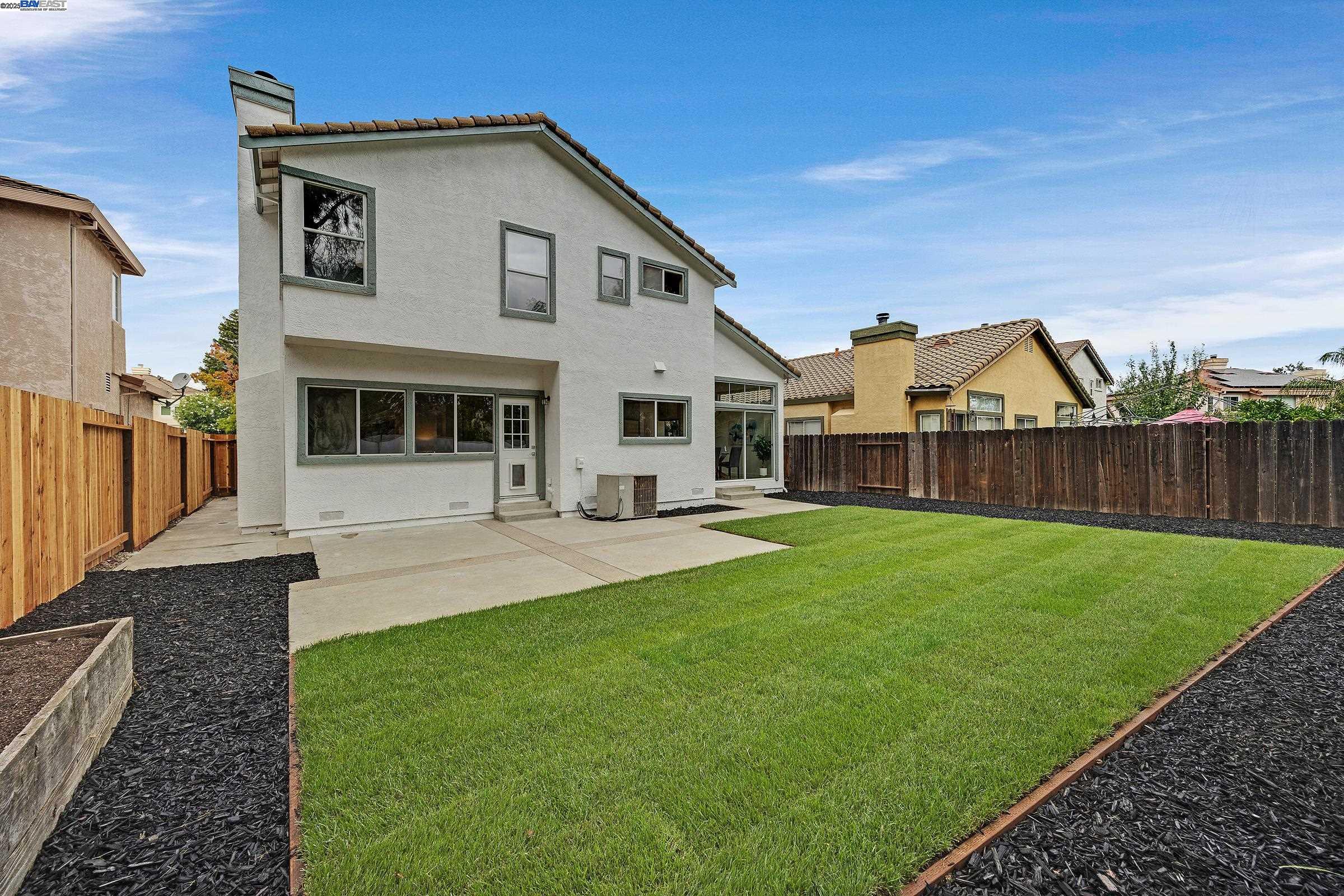 4923 Bridle Way