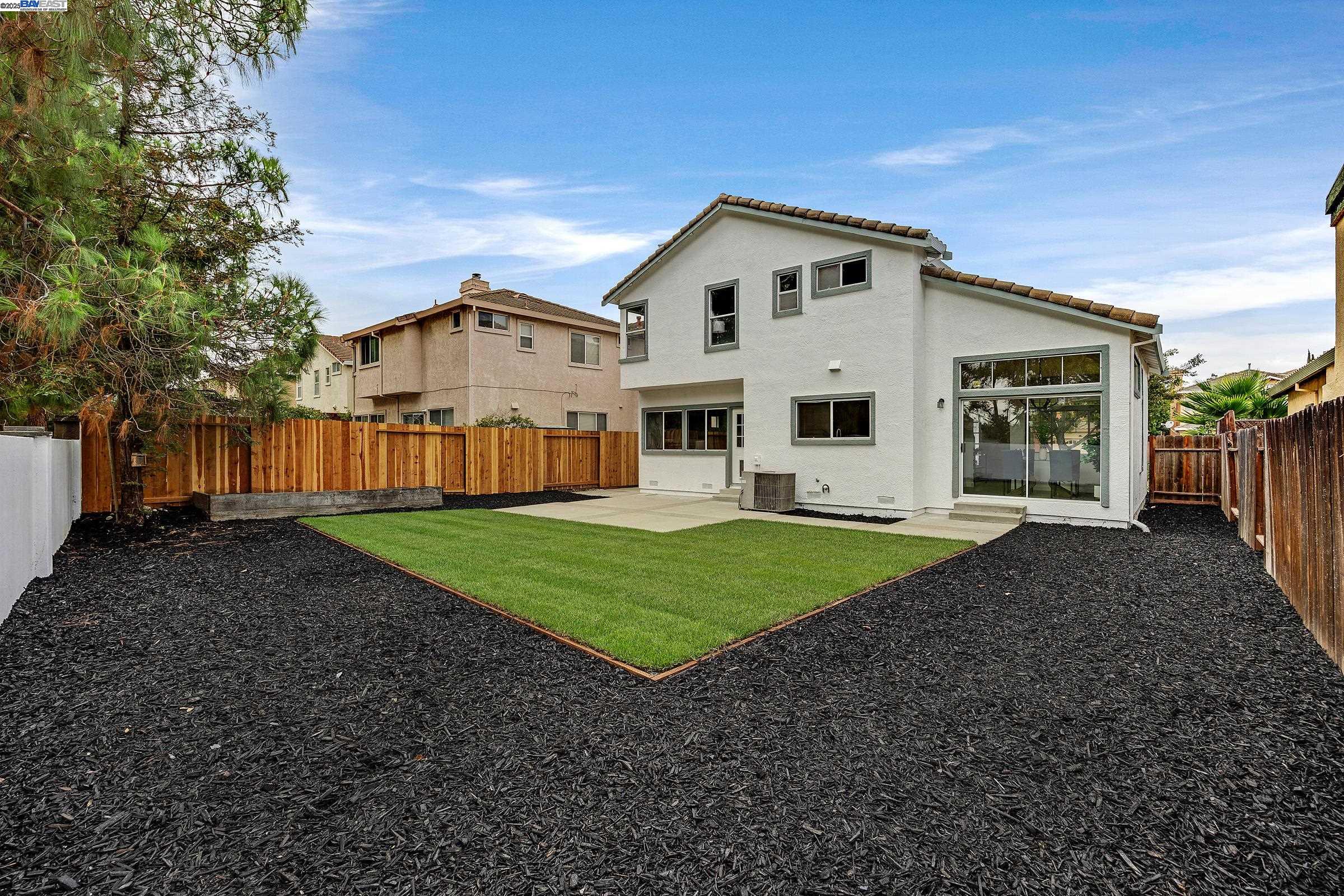 4923 Bridle Way