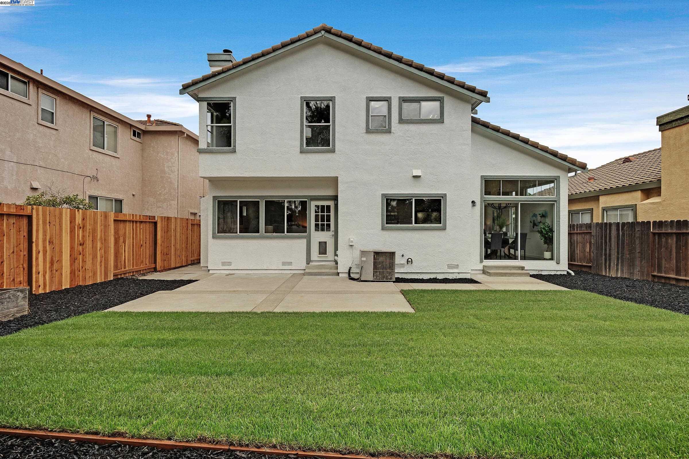 4923 Bridle Way