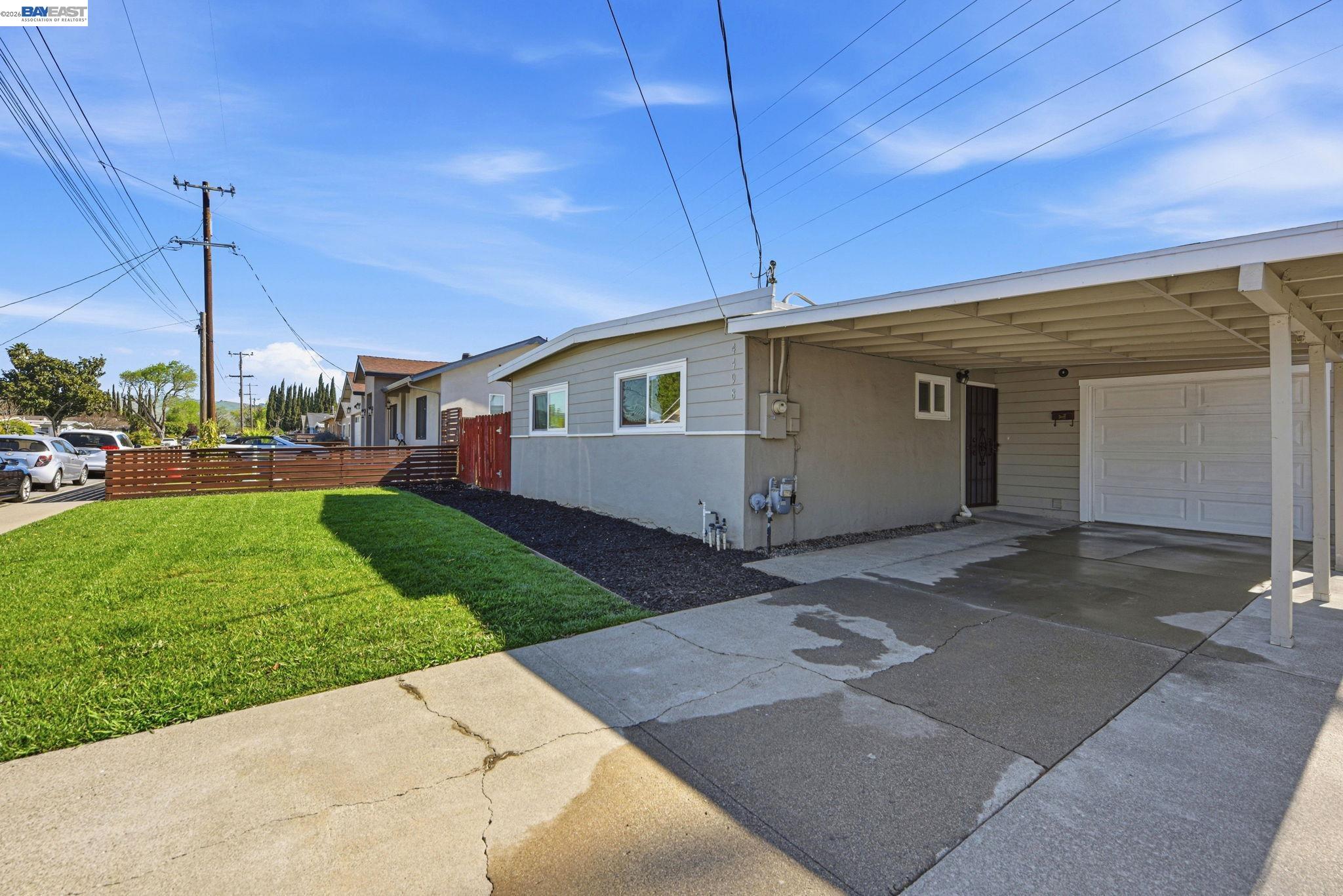 4498 Ladner St