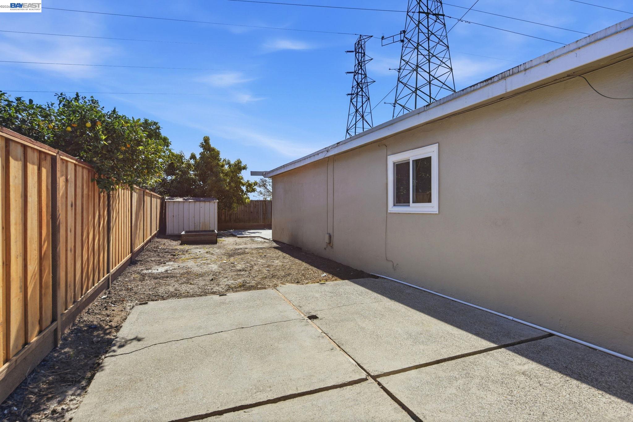 4498 Ladner St