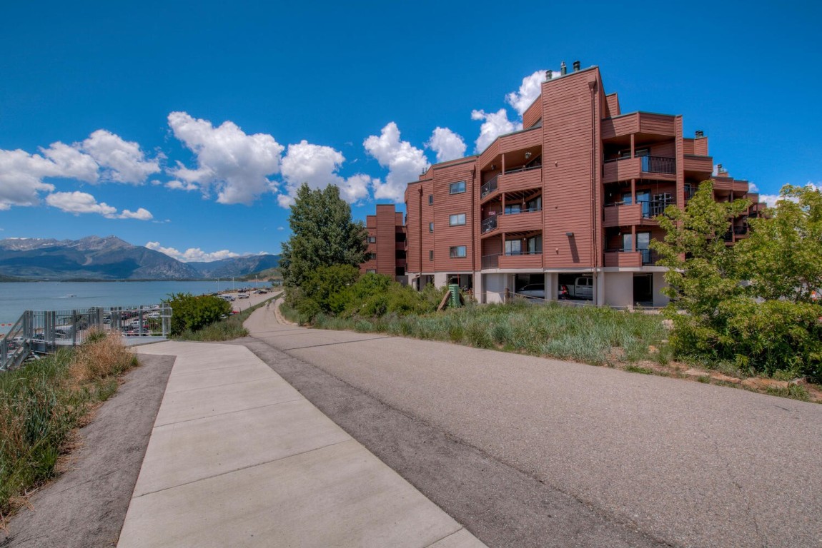 188 E La Bonte STREET 327