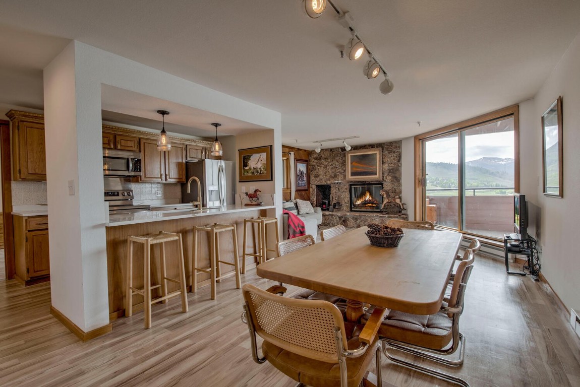 188 E La Bonte STREET 327