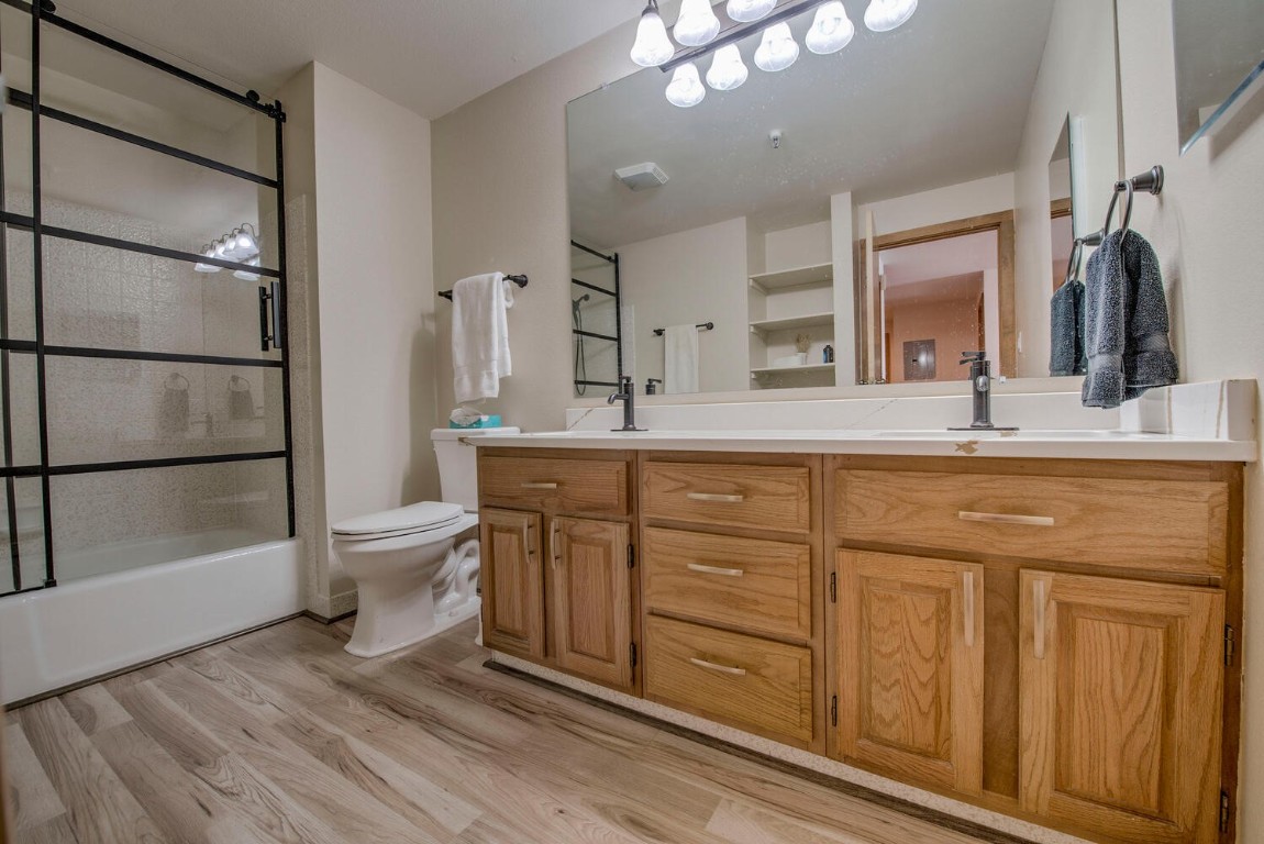 188 E La Bonte STREET 327