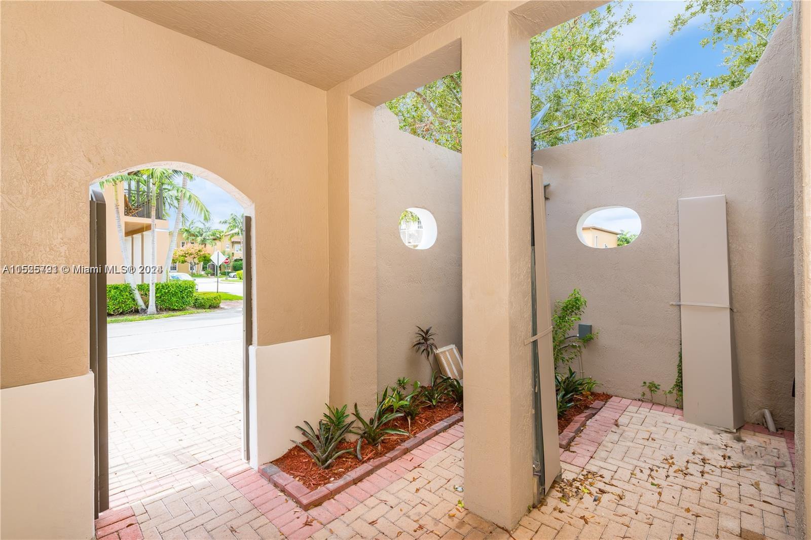 604 SW 147th Ave # 37 Unit: 1-37