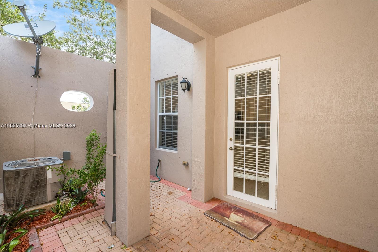 604 SW 147th Ave # 37 Unit: 1-37