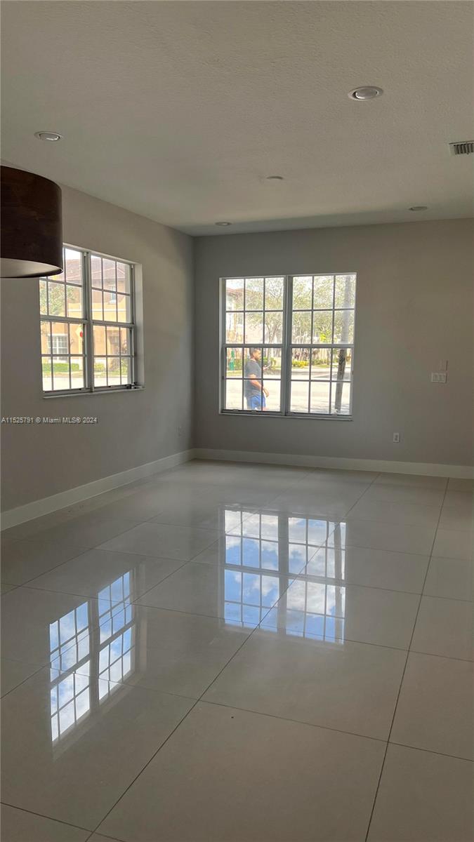 604 SW 147th Ave # 37 Unit: 1-37
