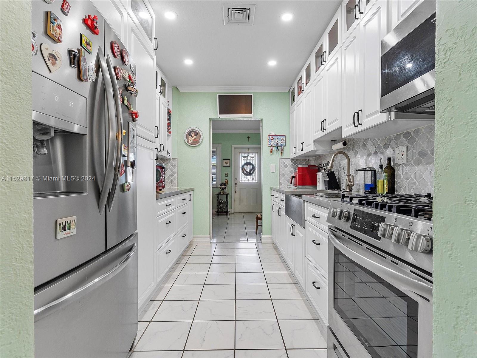 82 W 32nd St