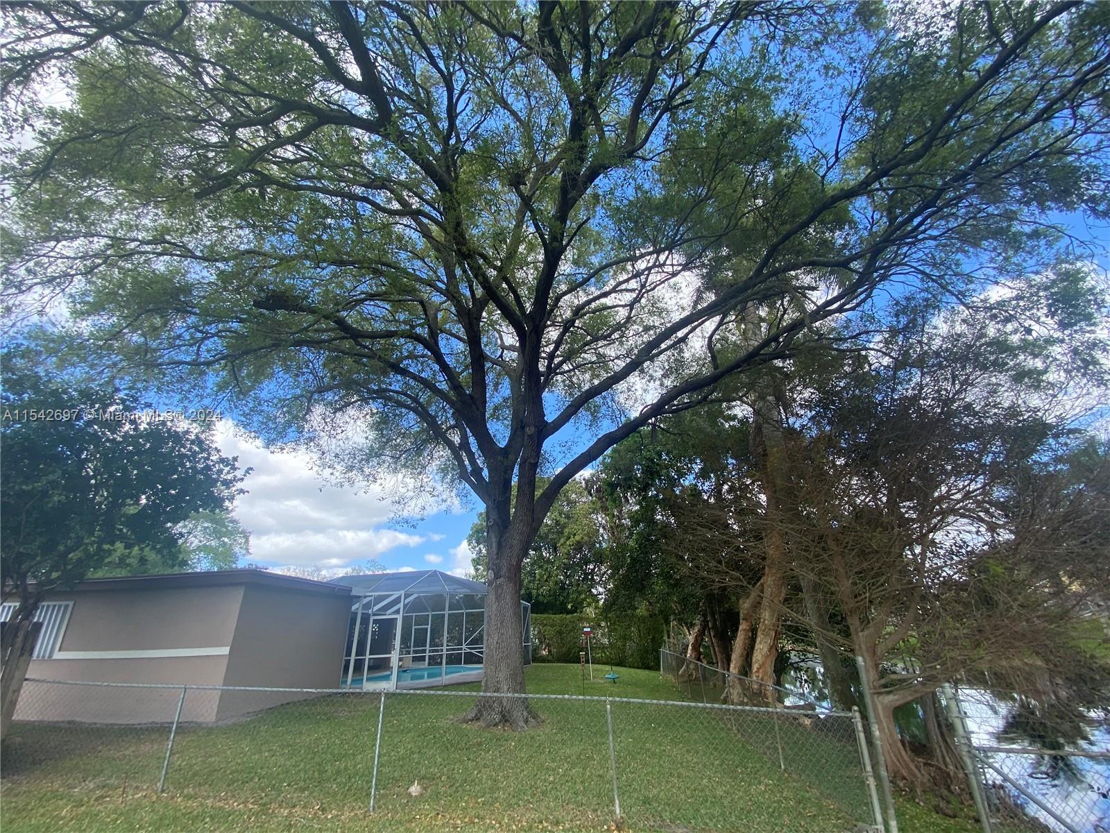 5094 SW 88th Ter