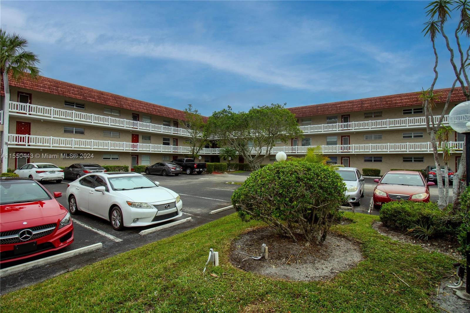 3774 Inverrary Blvd # 308P