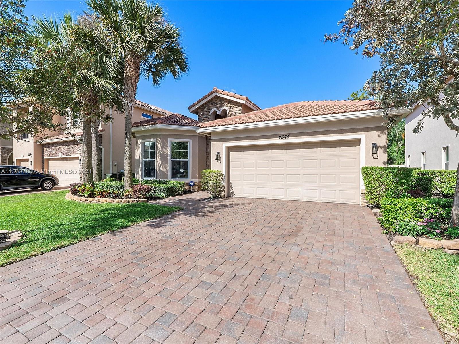 4574 San Mellina Dr