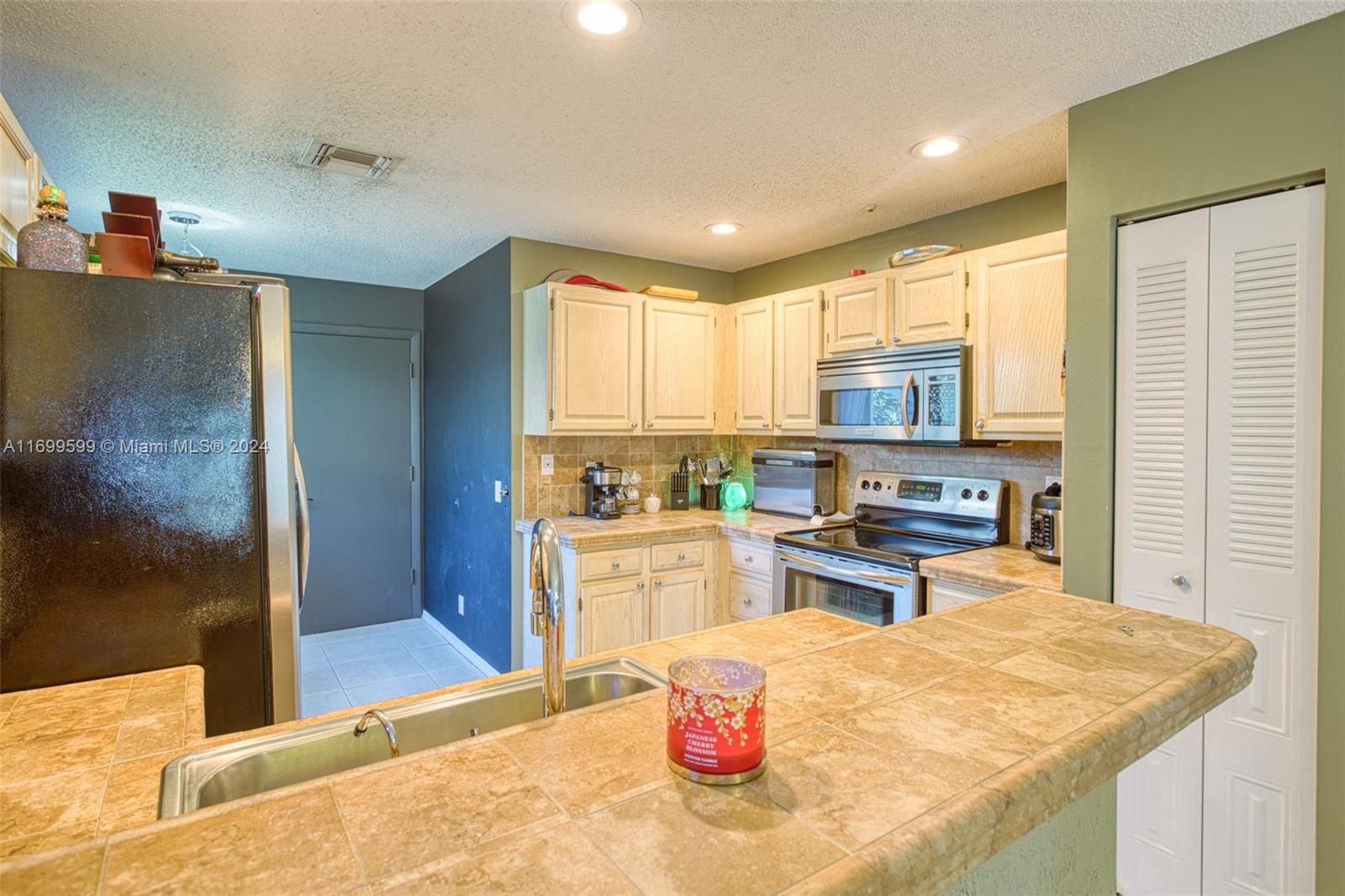 9366 Arborwood Cir