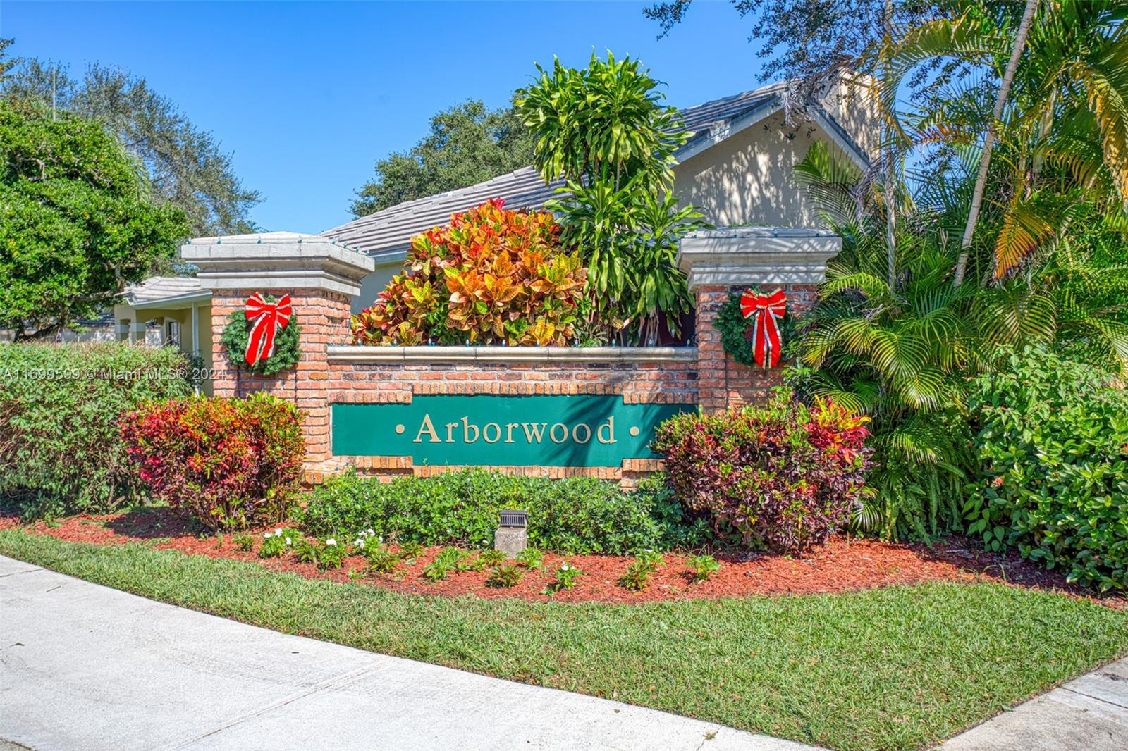 9366 Arborwood Cir