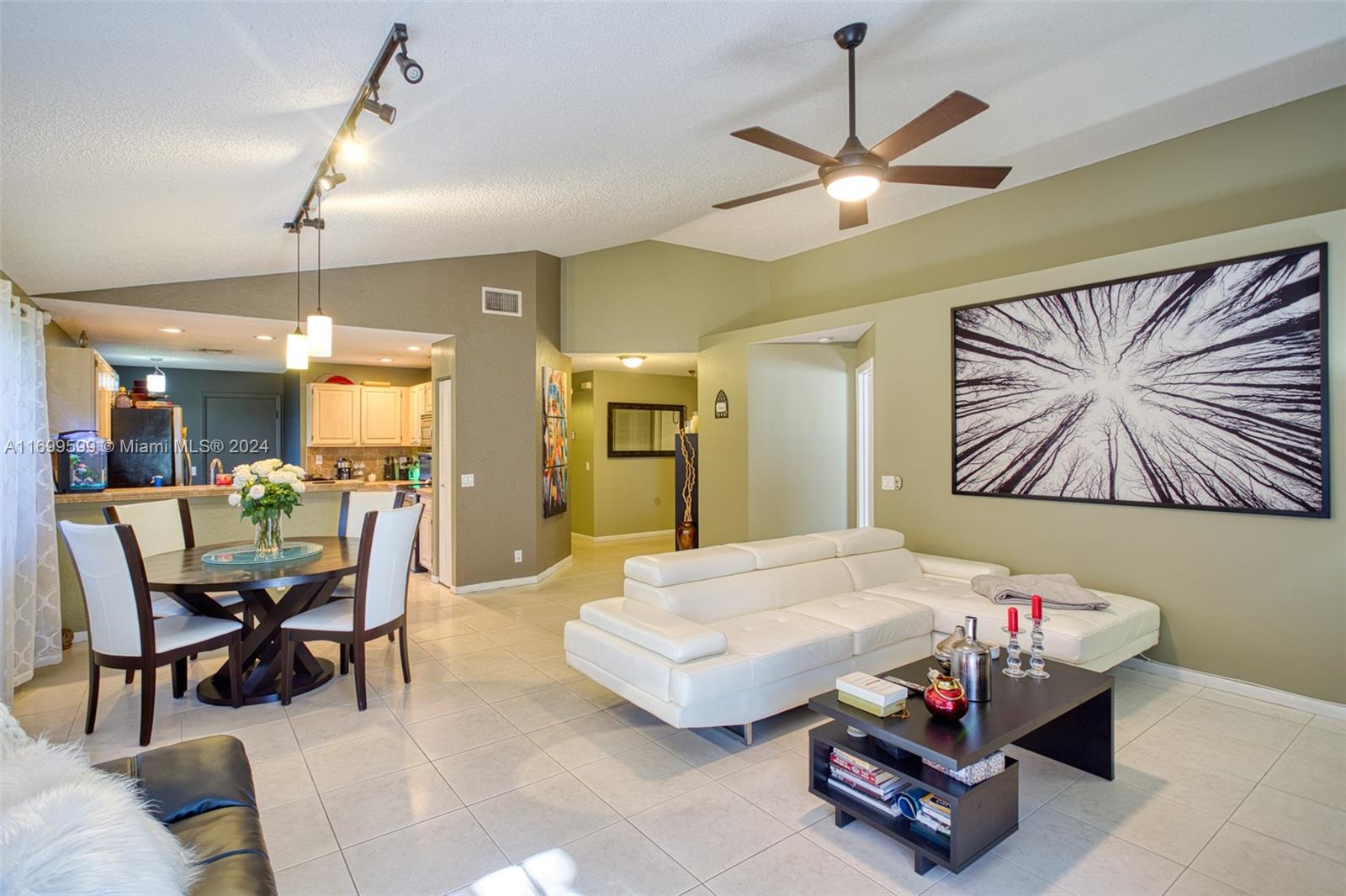 9366 Arborwood Cir