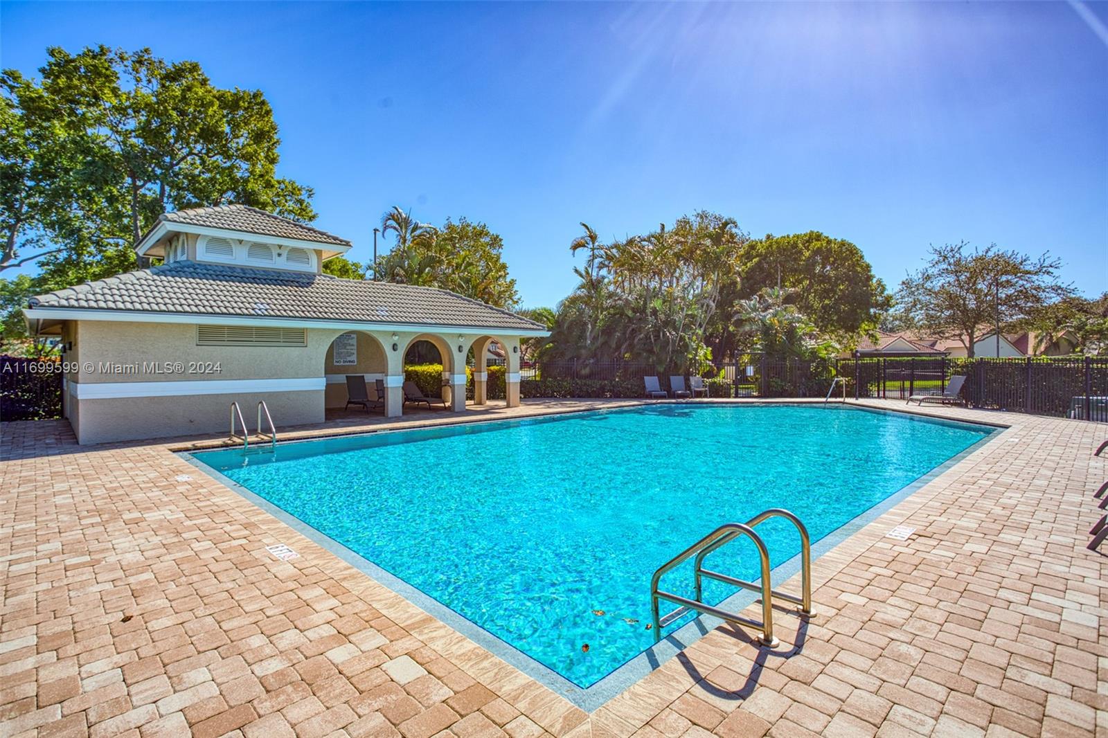 9366 Arborwood Cir