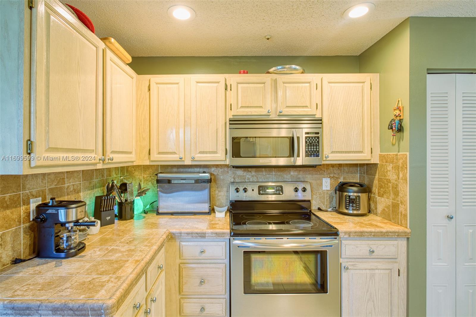 9366 Arborwood Cir