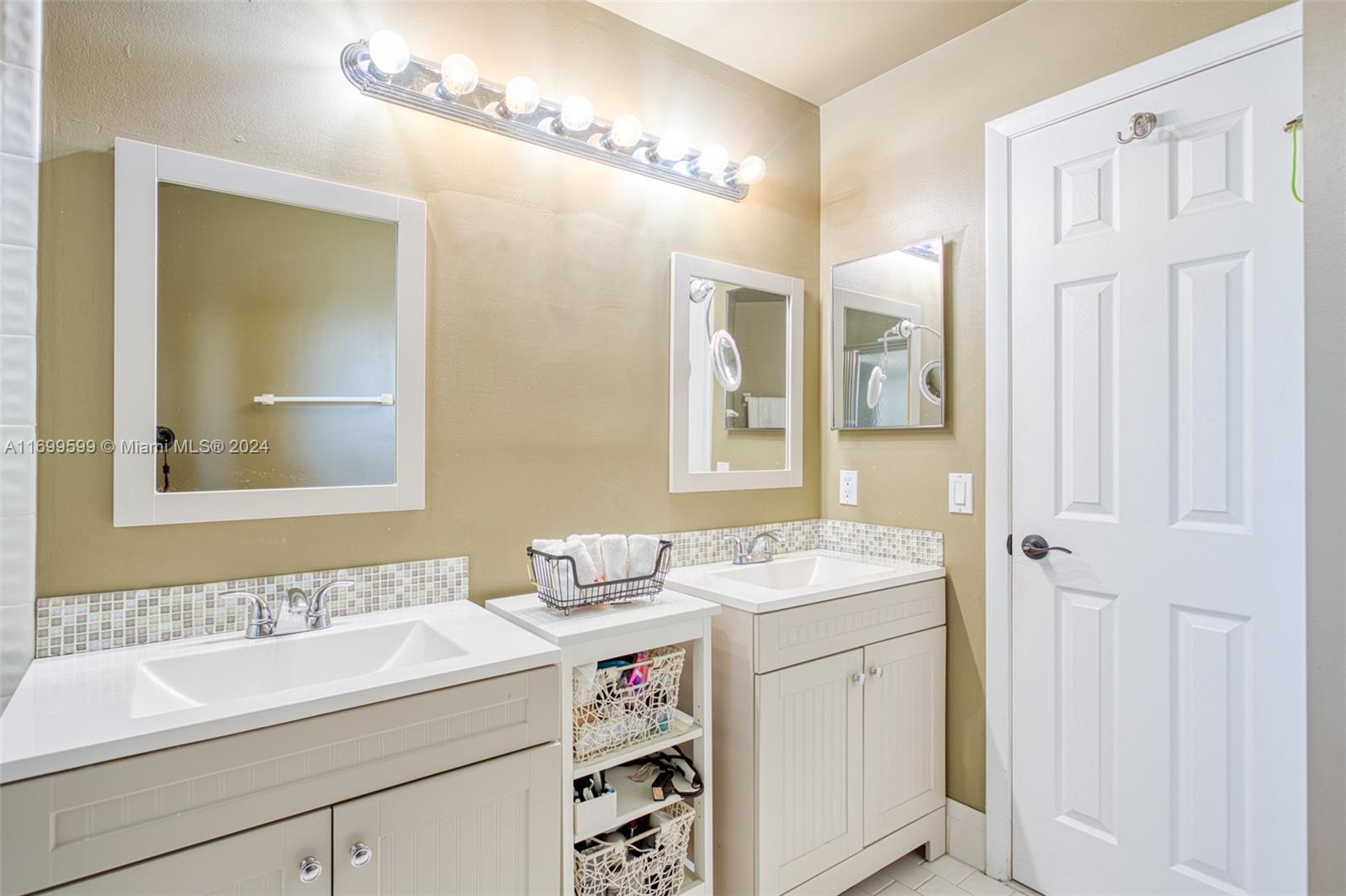 9366 Arborwood Cir