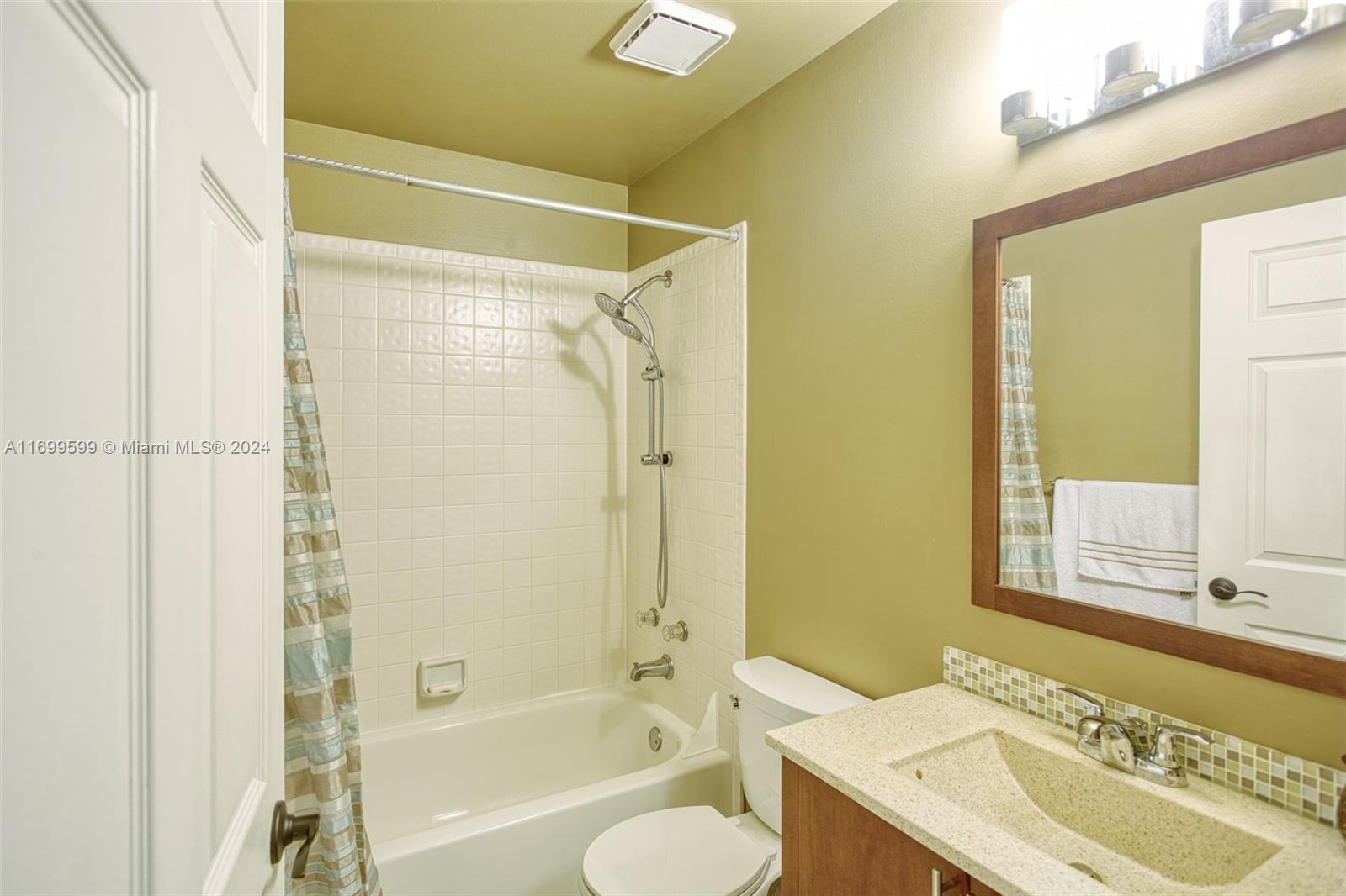 9366 Arborwood Cir