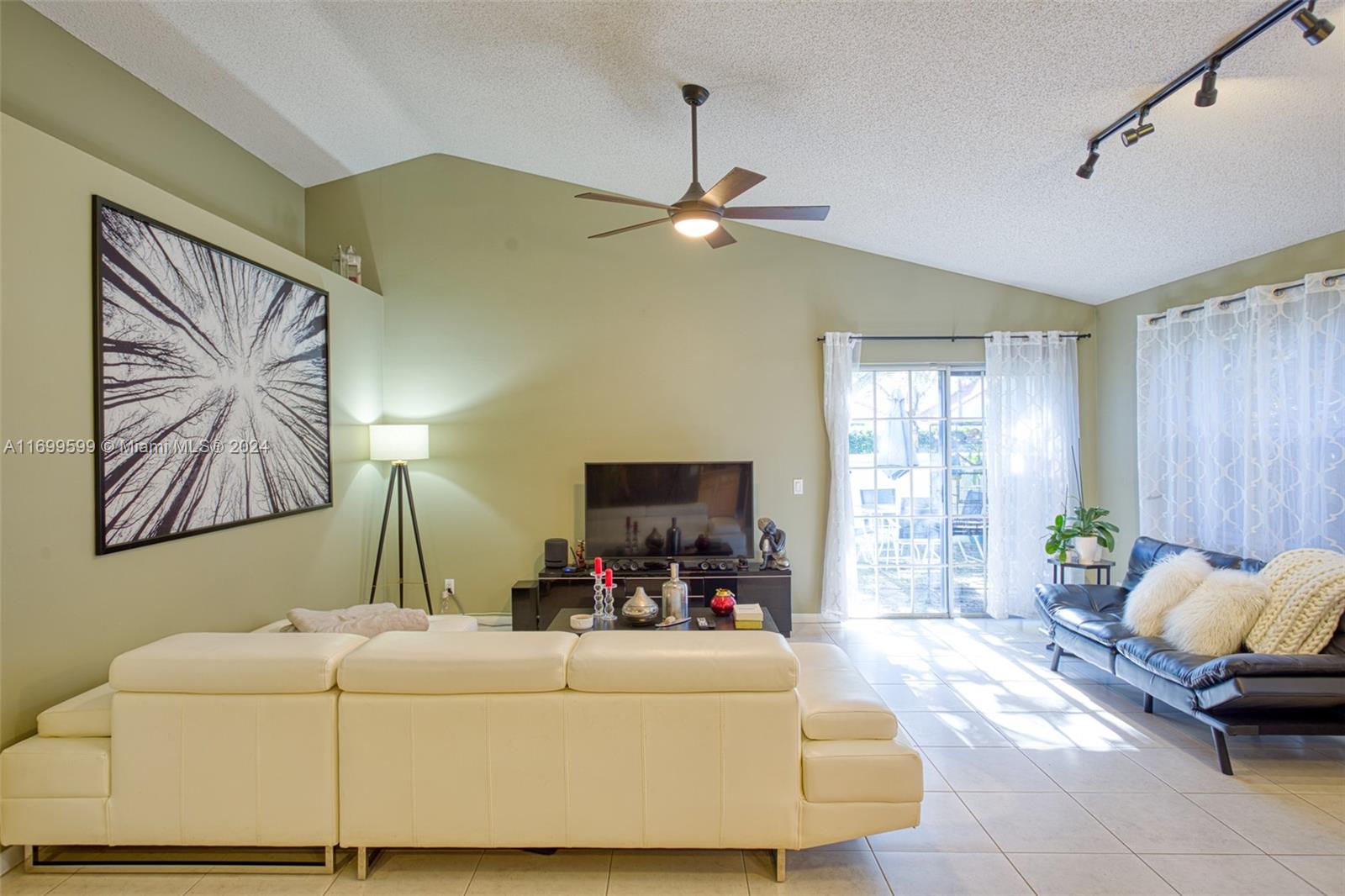 9366 Arborwood Cir