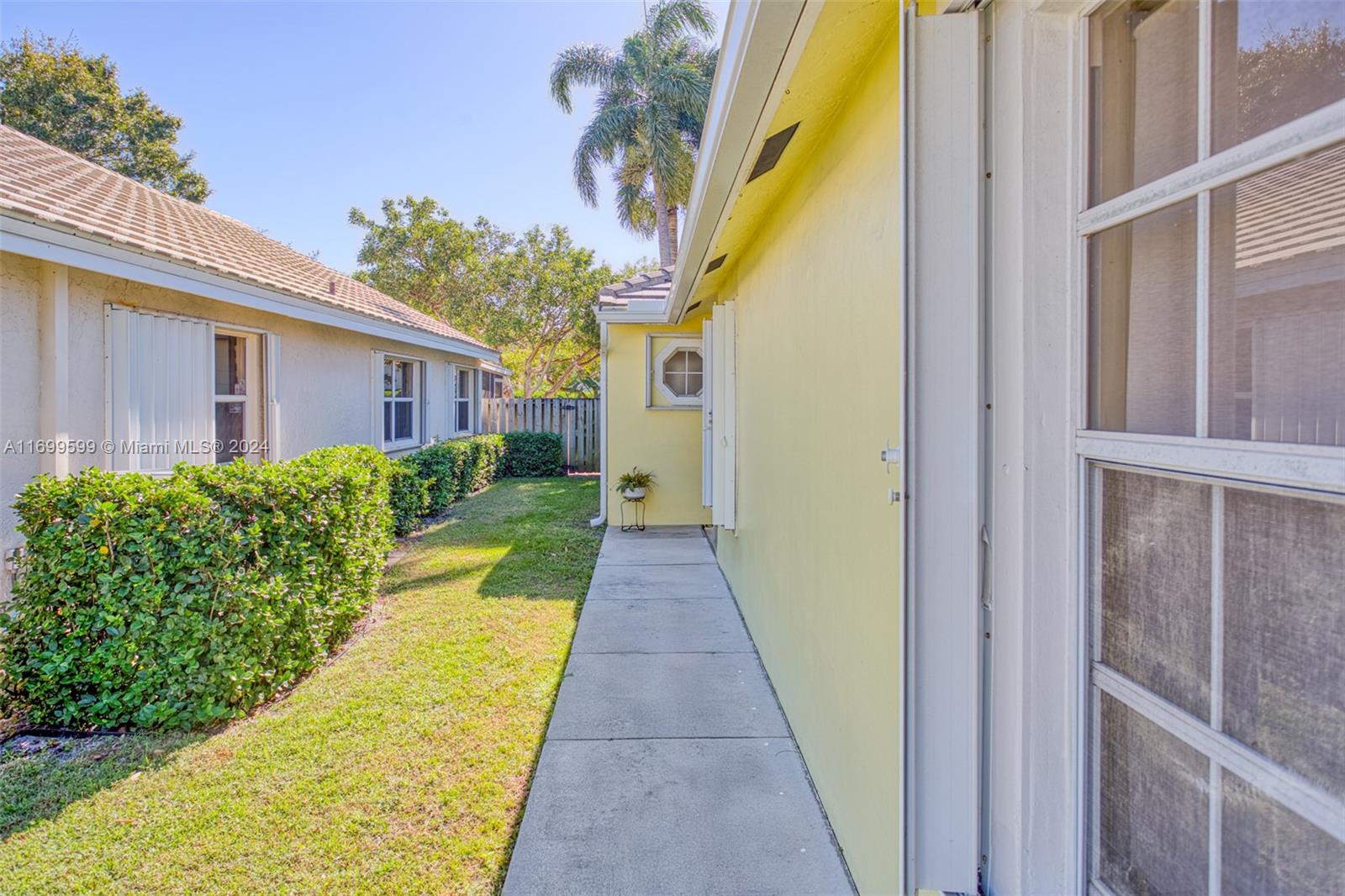 9366 Arborwood Cir