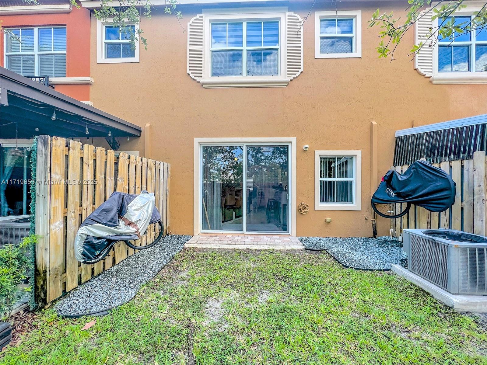 2624 SW 122nd Ter # 1404