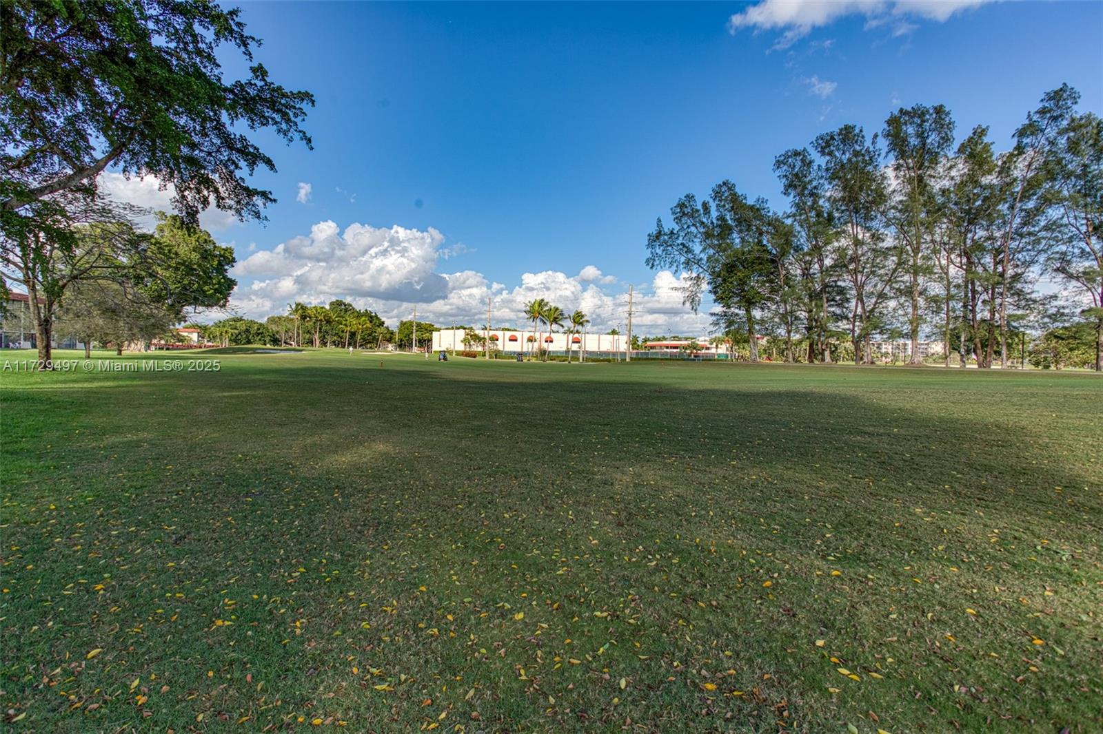 9400 N Hollybrook Lake Dr # 303