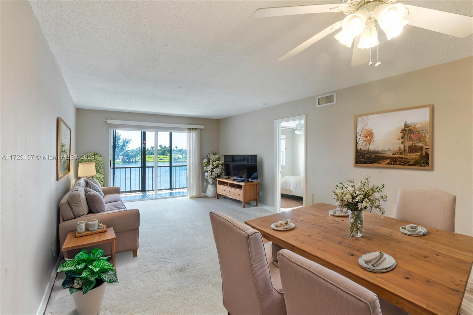 9400 N Hollybrook Lake Dr # 303