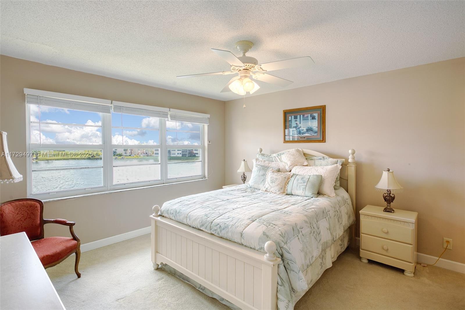 9400 N Hollybrook Lake Dr # 303