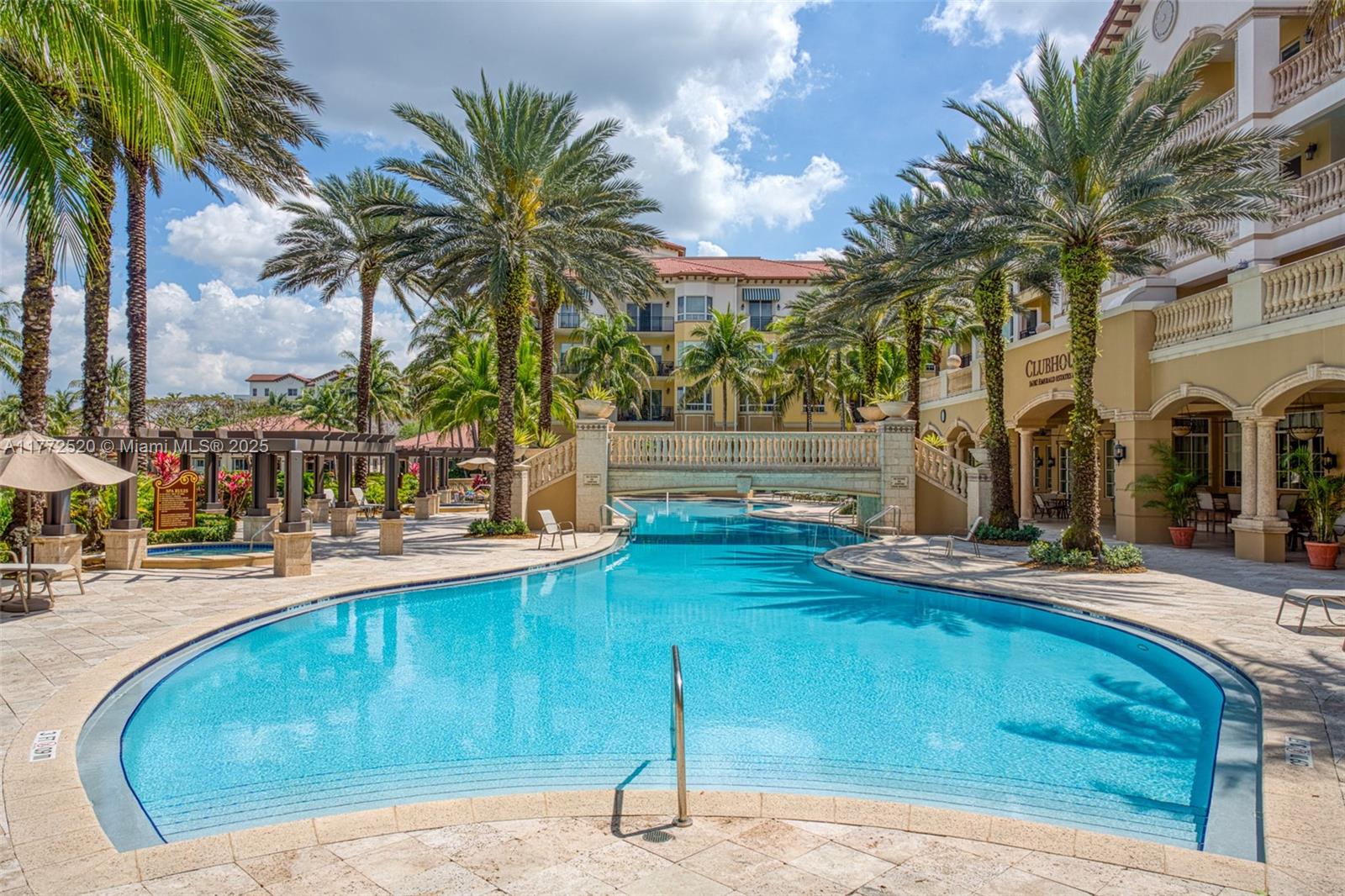 16100 Emerald Estates Dr # 482