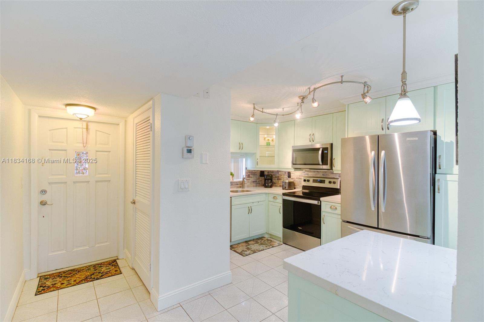 400 S Hollybrook Dr # 109