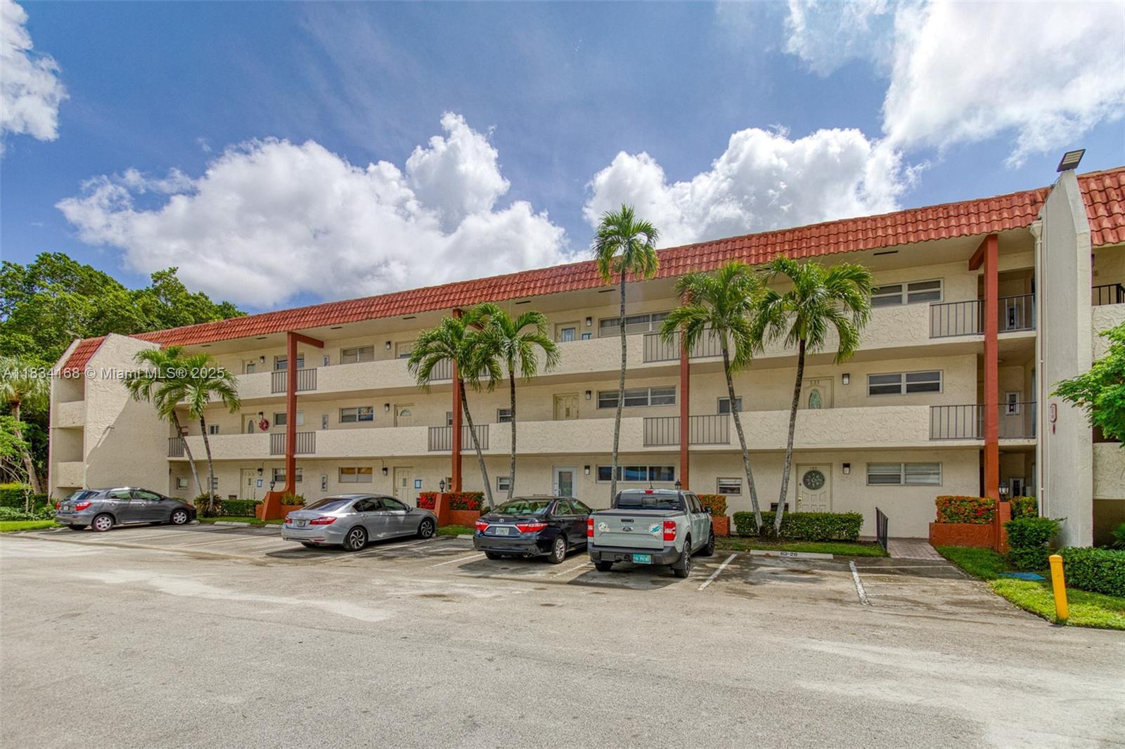 400 S Hollybrook Dr # 109