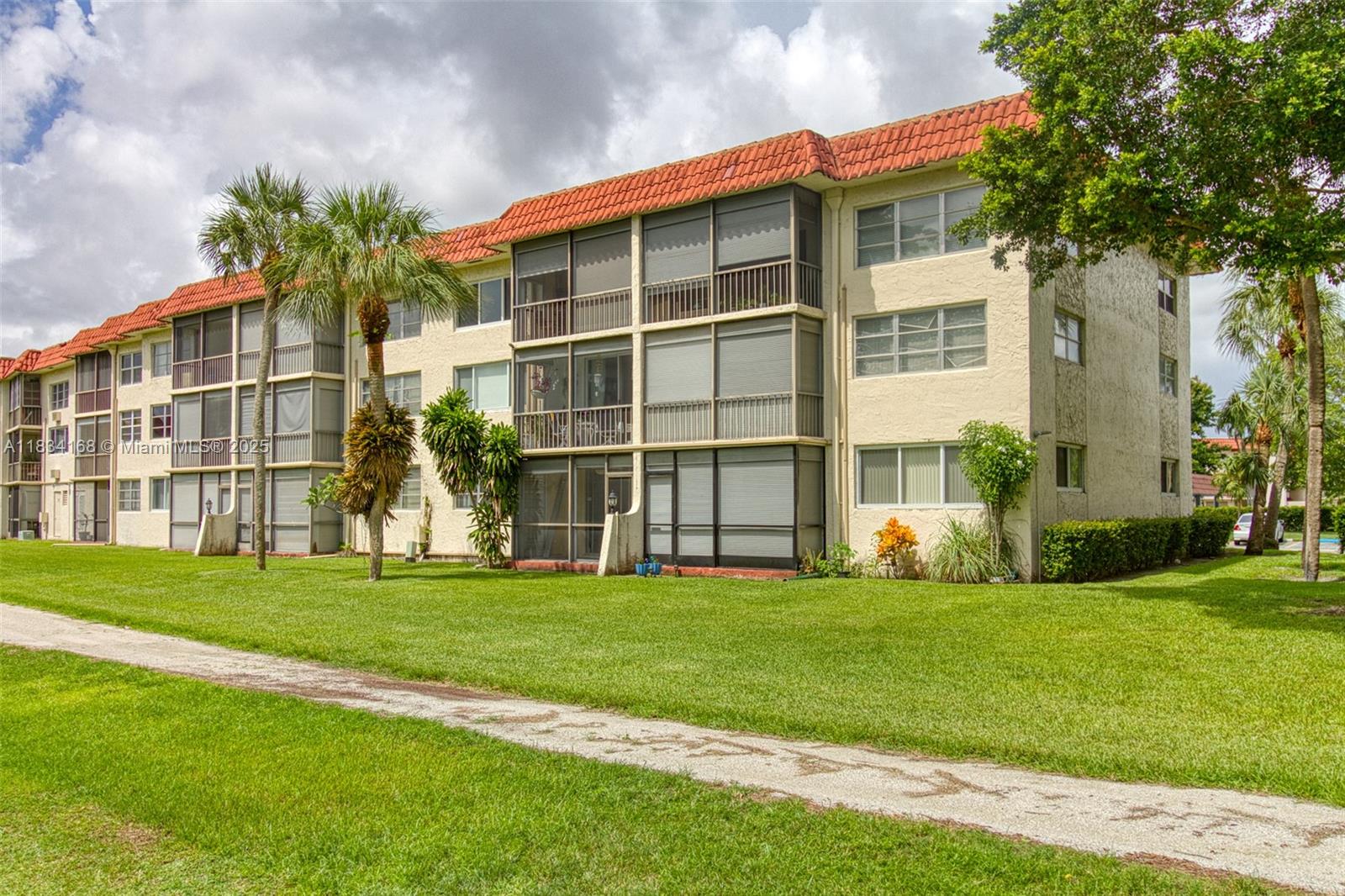 400 S Hollybrook Dr # 109