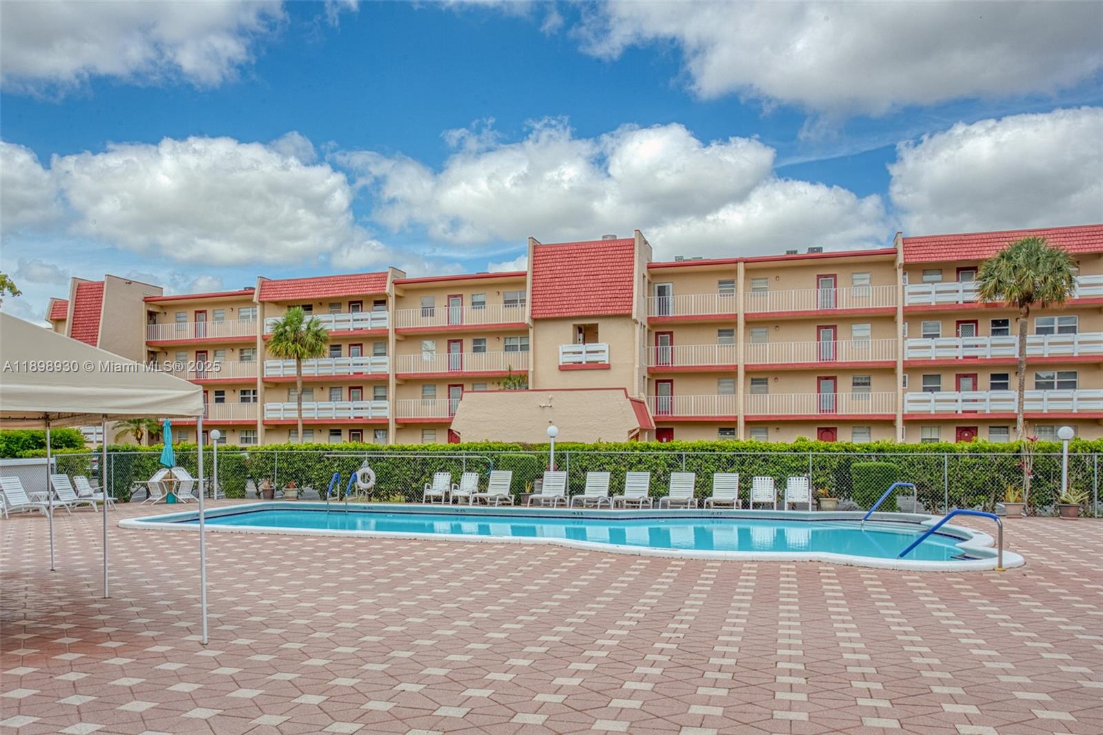 1005 Country Club Dr # 408