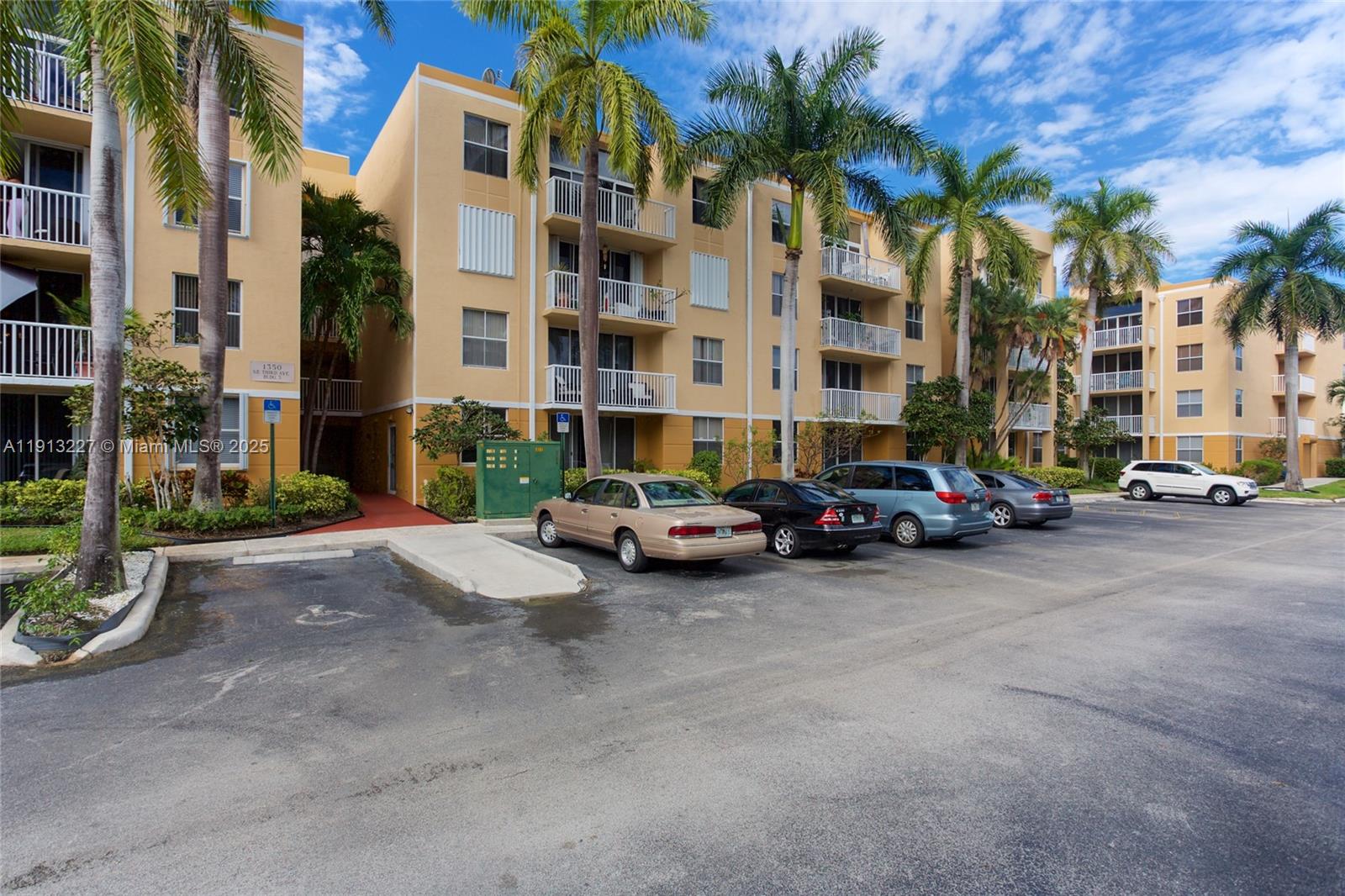 1350 SE 3rd Ave # 404